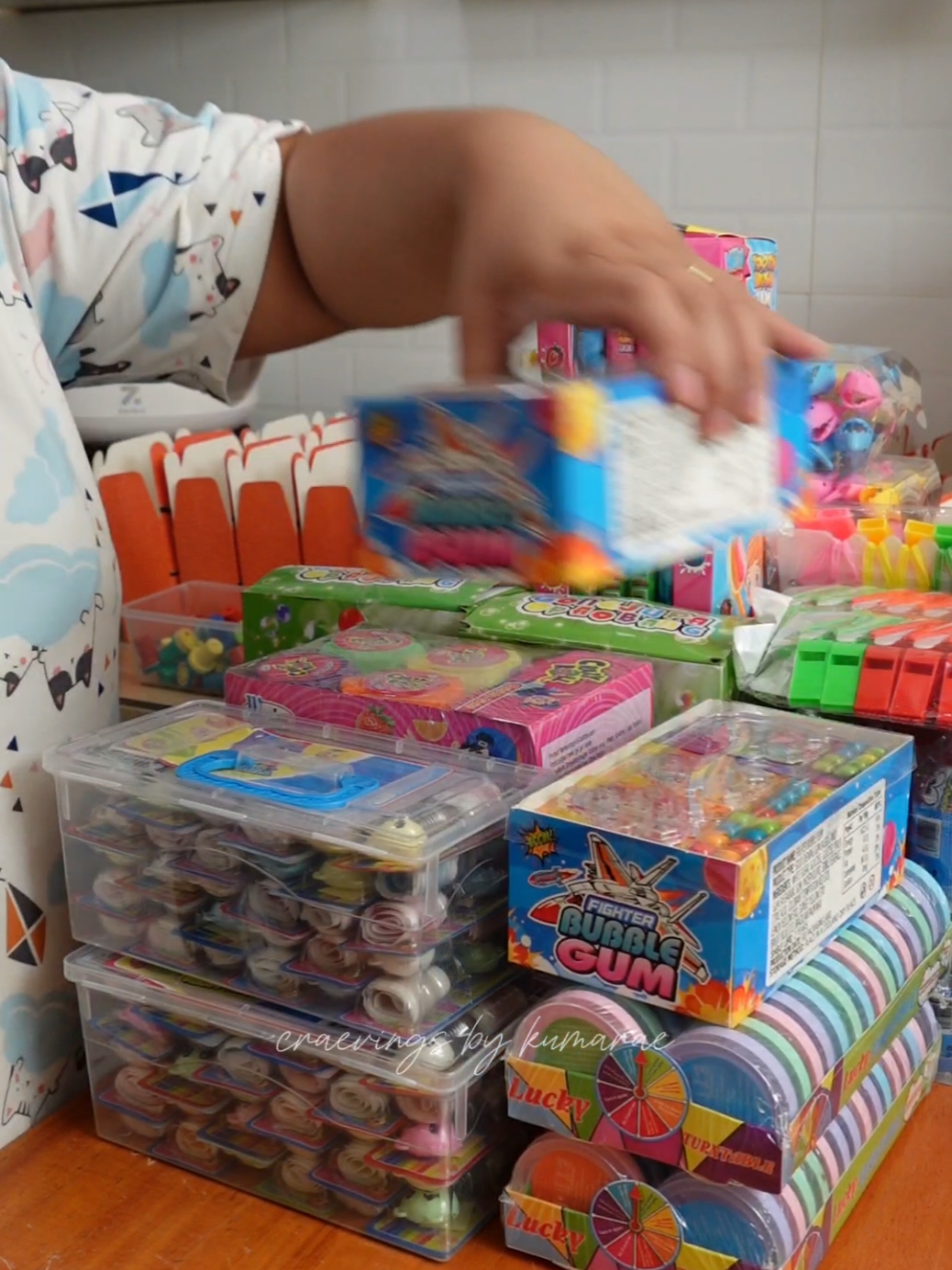 Pangarap na Loot Bag ng mga Bata! Ang daming toys at candies! 🍭 #lootbag #birthdaygift #lootbagfiller #candies #toycandy #chocolate #craevings #basketballtheme #partyfavor #birthdayfavors 