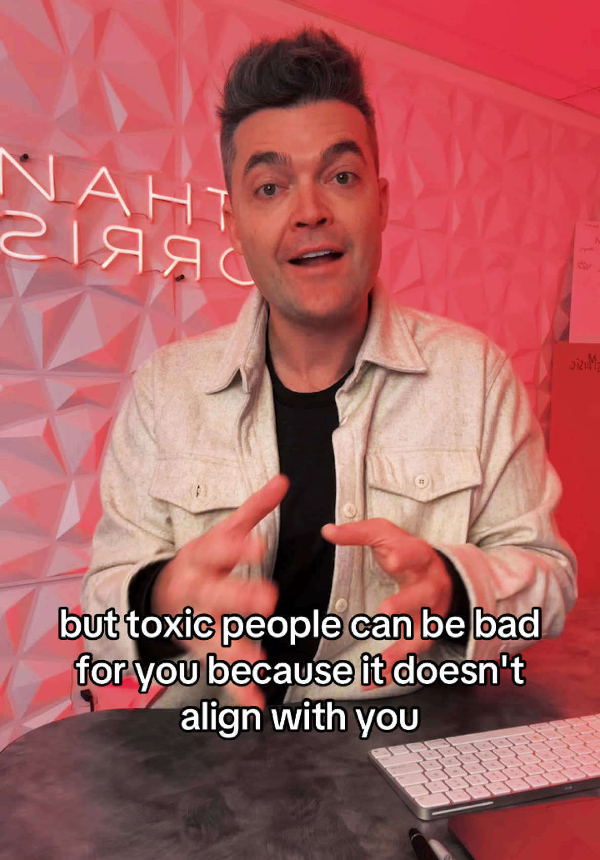 🔪❤️‍🔥Cutting toxic [people] out of your life: a story.  #creatorsearchinsights #fyp #foryou #nathanmorris #driveway #toxic #aminutemore 