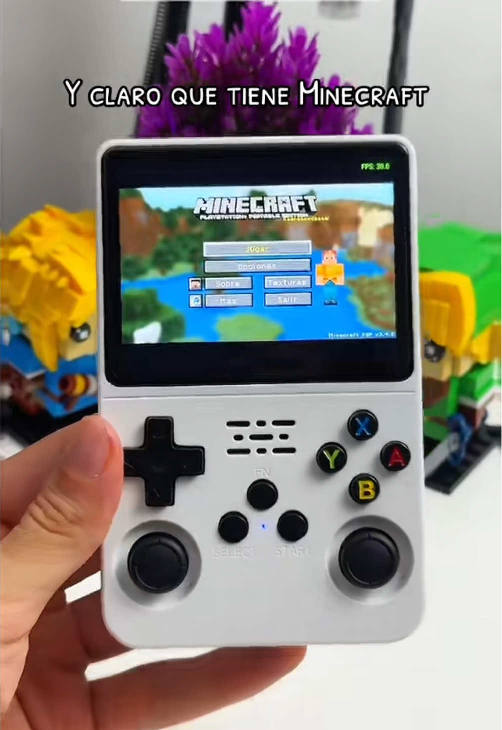 Tiene minecraft? Este video lo pondremos a prueba en la retroboy #games #consolaportatil #retroboy #Minecraft #gaming 