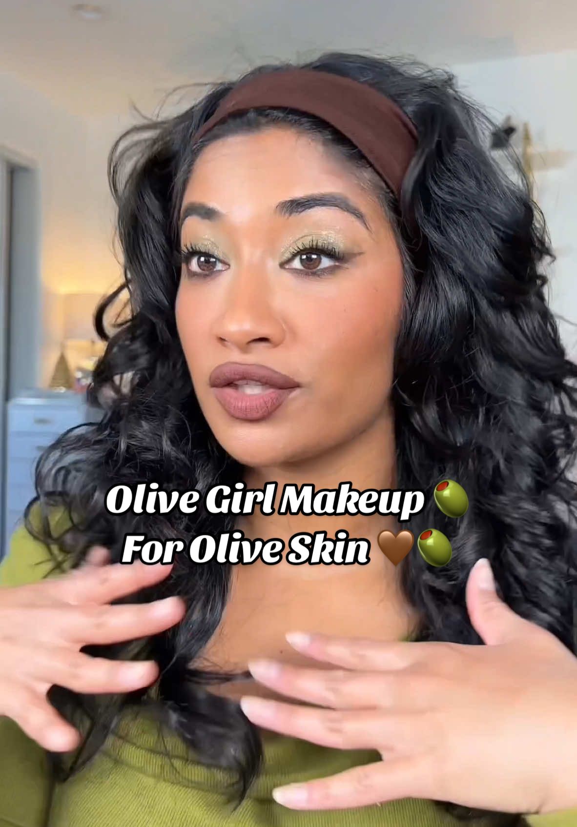 IF YOU HAVE OLIVE UNDERTONES… THIS LOOK WAS LITERALLY MADE FOR YOU 😂🫒 olive skin 🤝🏽 olive makeup… obviously also very #browngirlfriendly 🤎 @Huda Beauty @MOB Beauty @Persona Cosmetics @Sephora Collection @DanessaMyricksBeauty @Kulfi Beauty @TEMPTU Official @ONE SIZE BEAUTY @e.l.f. Cosmetics  #oliveundertone#fairoliveskin#browngirlmakeup#olivemakeup#mobbeauty#undertones#browngirlproblems#makeupforbrownskin#makeuptutorial#olivegirlmakeup#greenmakeup#holidaymakeup 