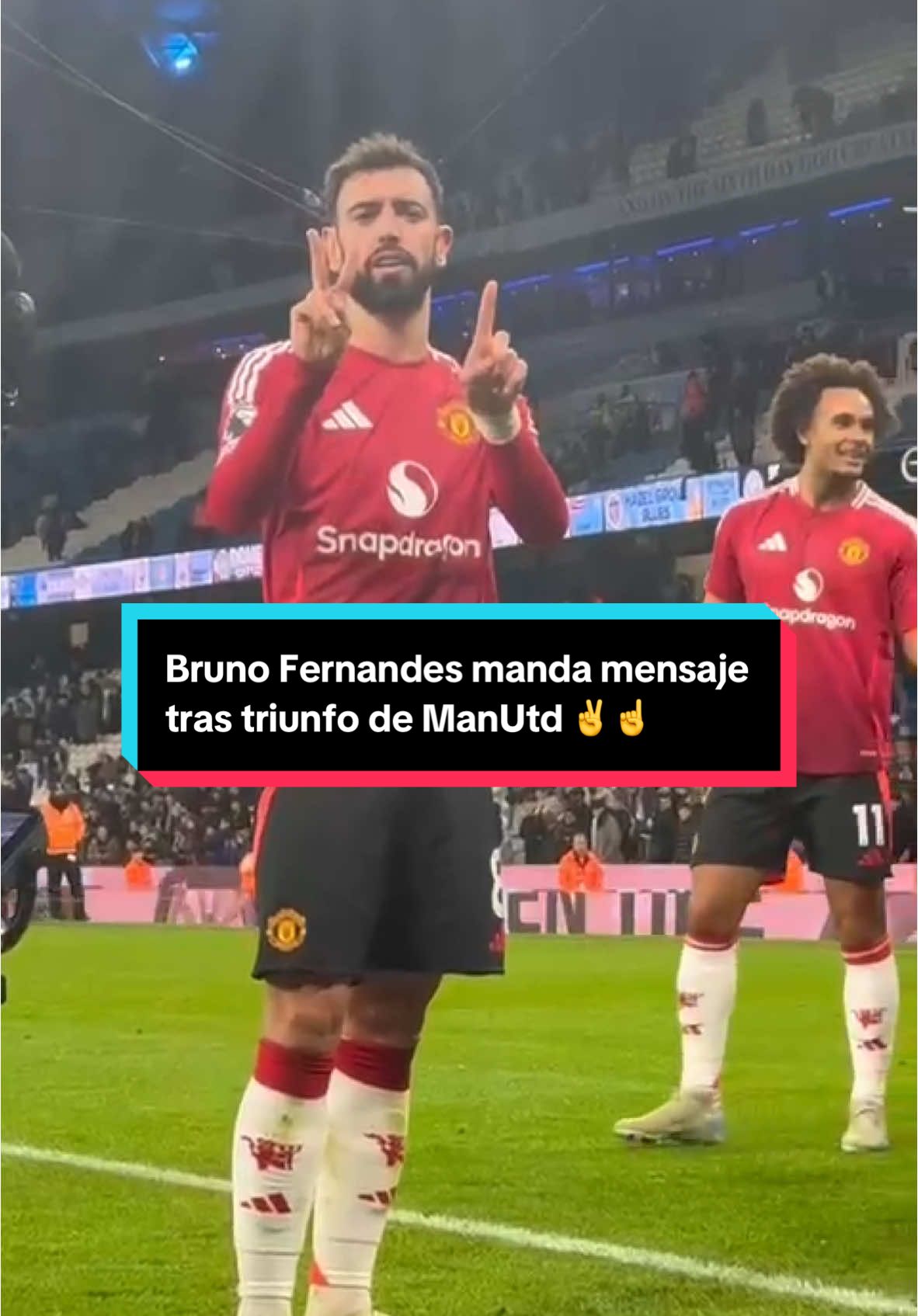 “Dos a uno, dos a uno” ✌️☝️ Bruno Fernandes manda un mensaje tras el triunfo de Manchester United sobre Manchester City 😅 #LigaPremierTD #PremierLeague #brunofernandes #manchesterunited #futbol #Soccer 