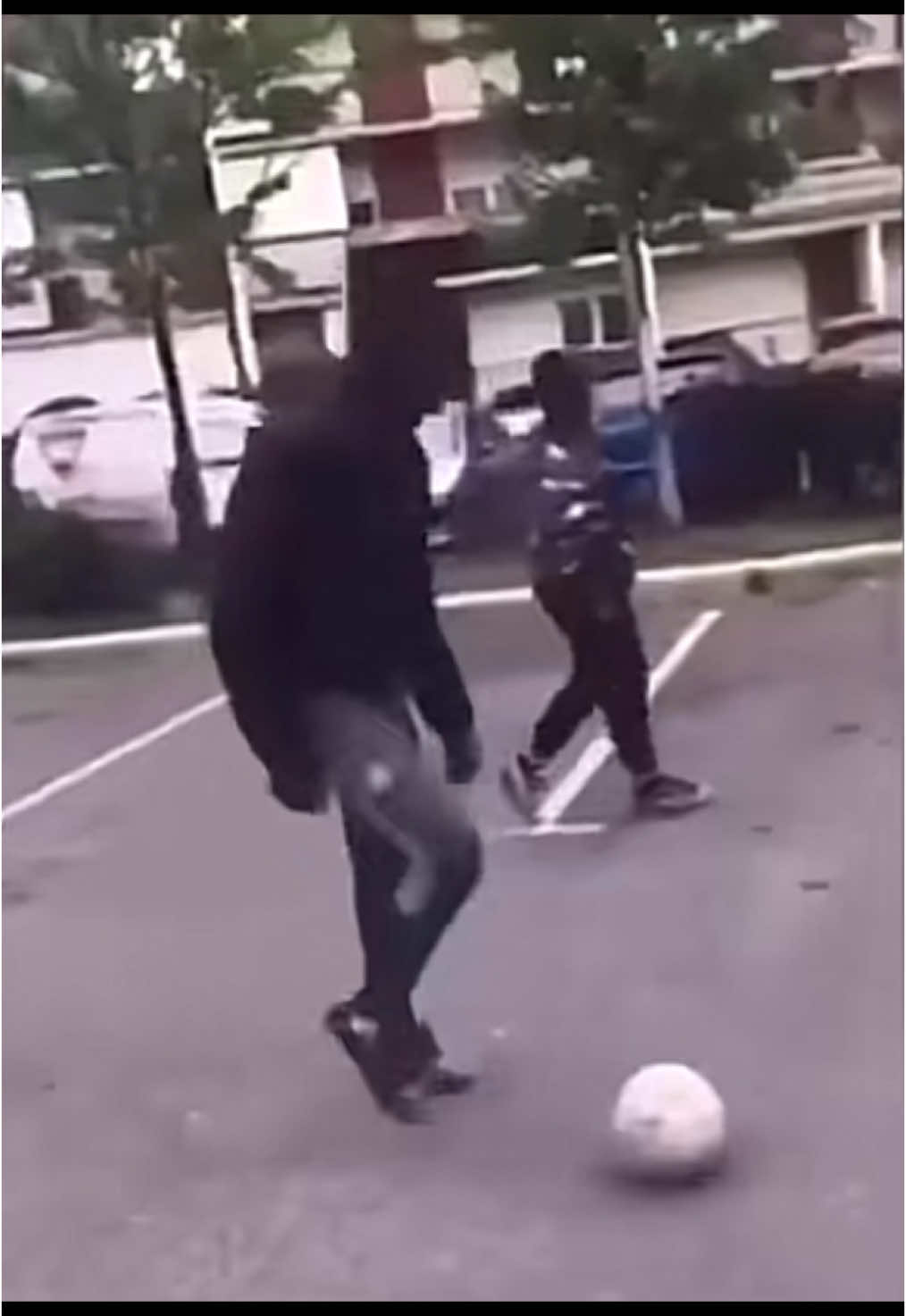 Oh les passements de jambes 🤣🤣🤣 #humour #drole #memetiktok #foot #city #citer2france 
