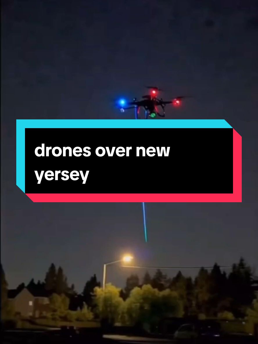 drones over new yersey#Whatever it is, it's not trying to hide. #ufo #uap #ufosighting #drone #newjersey#noticias #information #news #usa🇺🇸 #paratiiiiiiiiiiiiiiiiiiiiiiiiiiiiiii #videoviral #usa_tiktok #ovni 