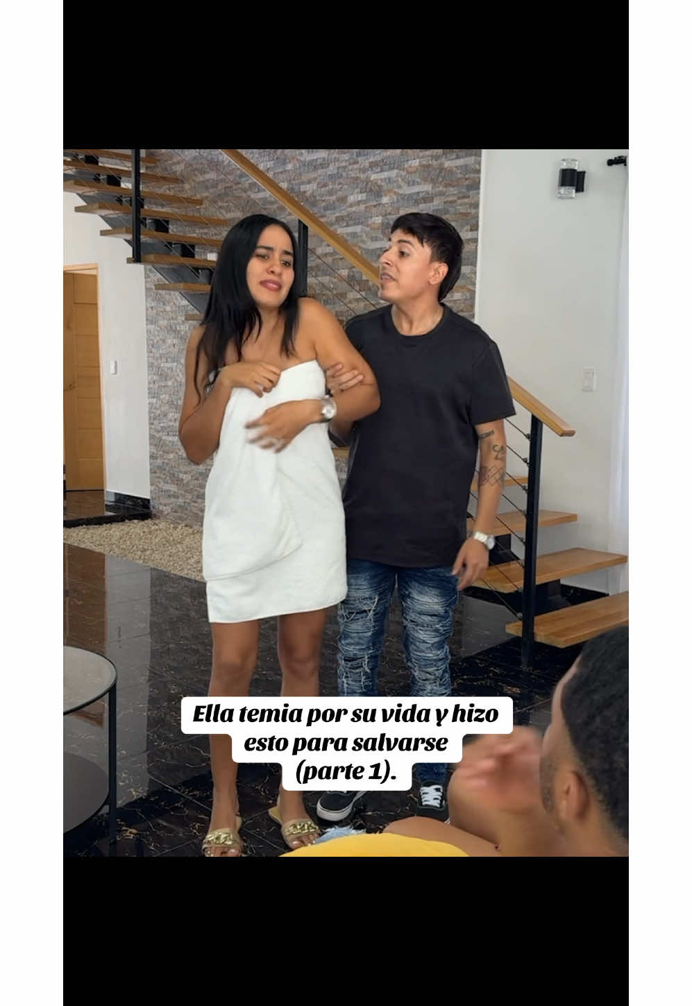 Ella temia por su vida y hizo esto para salvarse (parte 1).