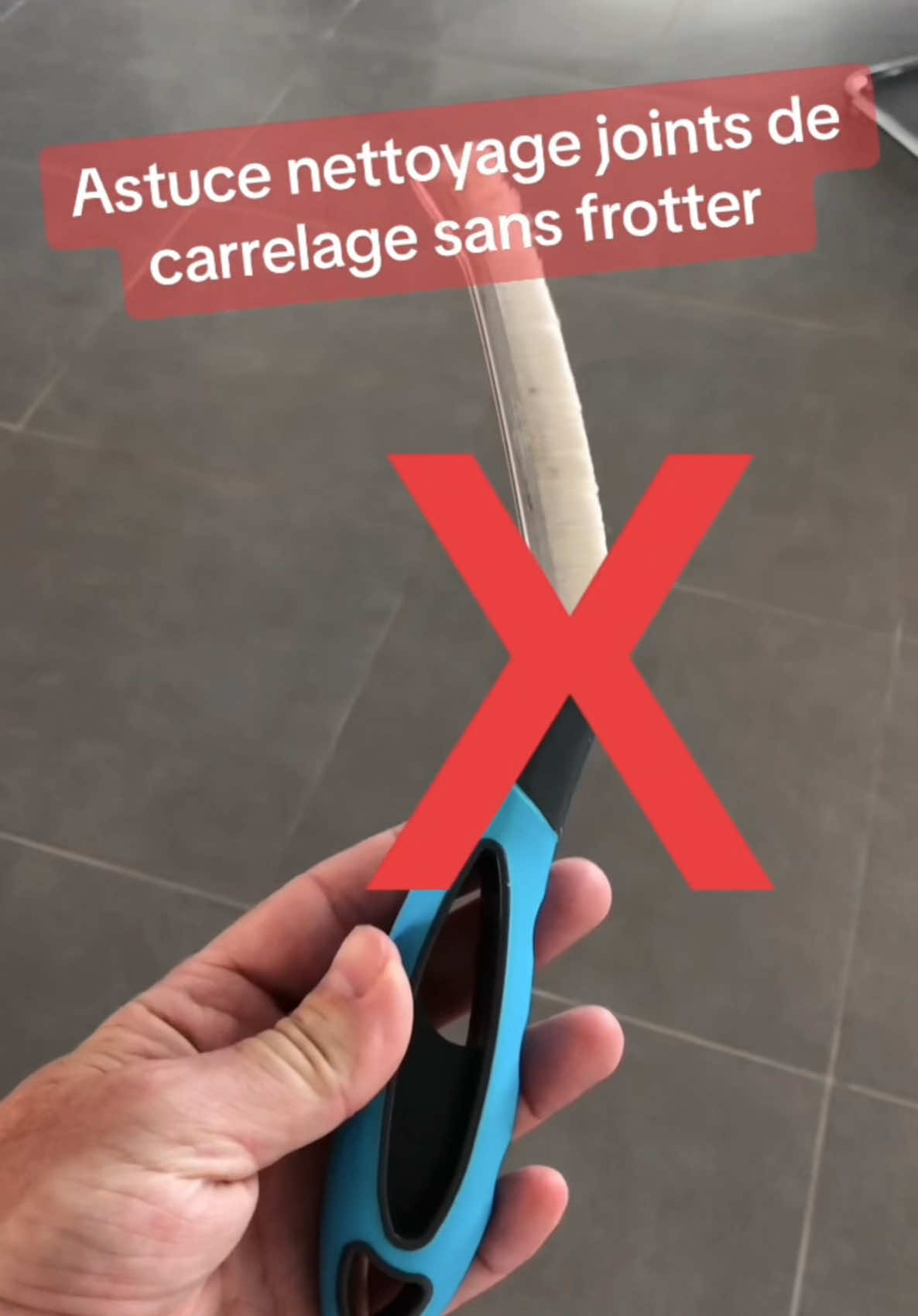 Astuce pour avoir des joints de carrelages impeccable sans frotter  #astuce #nettoyage #jointdecarrelage #joint #carrelage #nettoyagesol #nettoyagemaison 