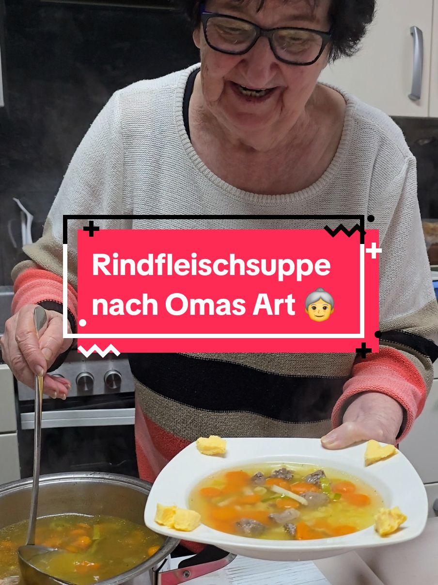 Wir teilen heute mit euch ein ganz besonderes Rezept:  Omas klare  Rindfleischsuppe! ♥️  Diese köstliche Vorspeise gehört bei uns zu Weihnachten einfach dazu und bringt die Familie an den Tisch. ✨️🎄 Omas klare Rindleischsuppe mit Eierstich: 500 gr. Beinscheibe in 2 Liter Wasser mit Salz/Pfeffer, 2 EL Rinderbrühe für 2 Stunden köcheln lassen. Beinscheiben herausnehmen und in Stücke schneiden  Petersilie Sellerie  Maggikraut  1× Zwiebel mit Schale  1× Zwiebel geröstet mit Schale  Salz/Pfeffer  hinzufügen und mind. 45 Minuten köcheln lassen. 5 kleine Möhren 1/3 von einer Porreestange Eine Scheibe Sellerie  in der Zeit sehr fein kleinschneiden  Brühe abgießen und das fein  geschnittene Suppengrün hinzufügen und für 20 Minuten köcheln lassen. Evtl. eine kleine handvoll  Nudeln hinzufügen (extra kochen) Zum Schluß Petersilie hinzugeben und nochmals abschmecken. Eierstich aus der Heißluftfritteuse:  2 Eier  1 Prise Salz  etwas Muskat  100ml Sahne  160 Grad für 12 Minuten . . . . . #oma #omaundvanessa #familie #rezept #lecker #küche #kochen #FoodTok #rind #suppe #gemüse #weihnachten #ruhrgebiet #fürdich #fyp #fürdichpage #viral_video #essen #genießen #tipps #airfryer #eierstich #ei #kochenmitcosori #cosori #cosoriairfryer 