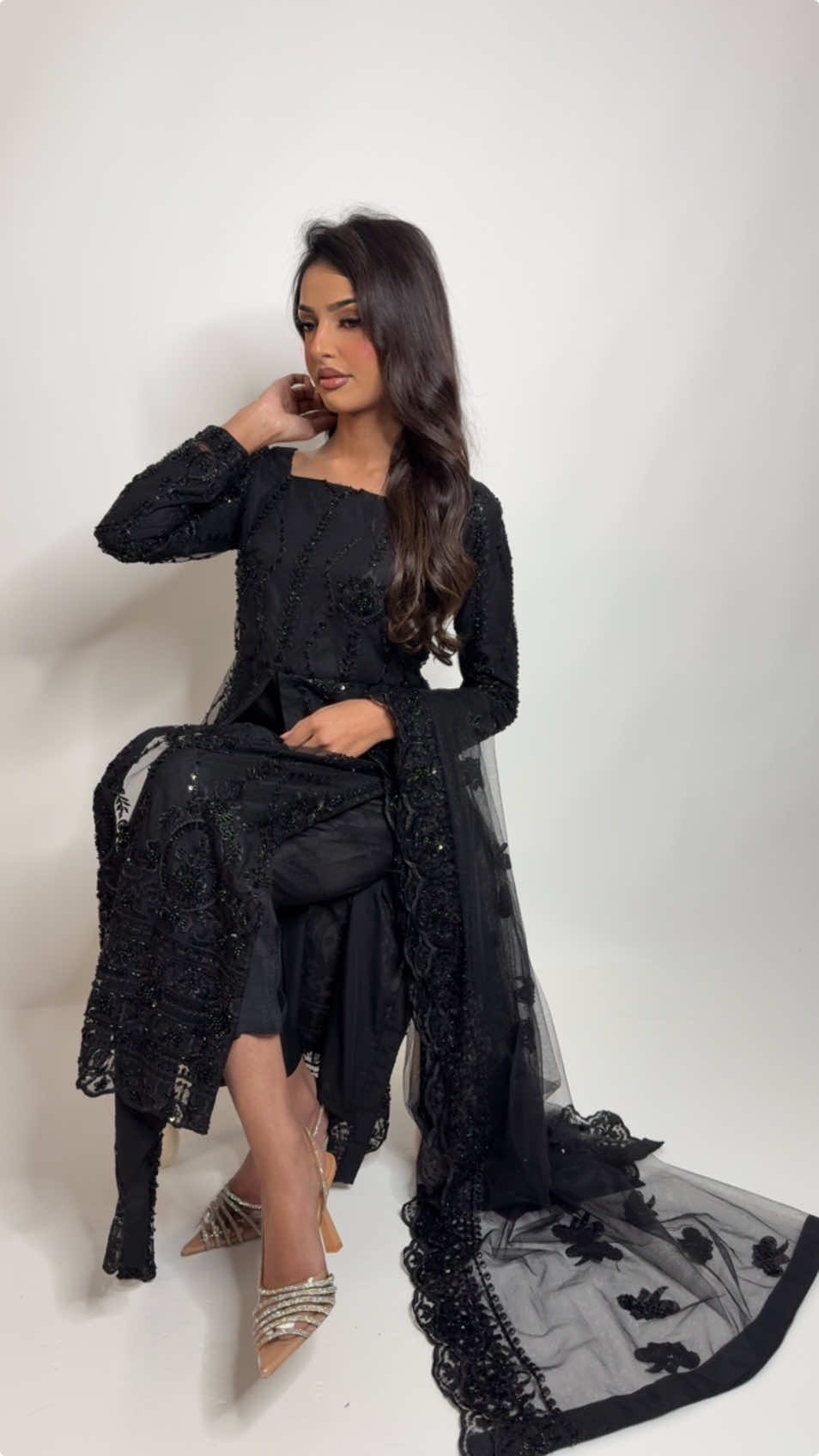 Every girl needs a little black pakistani suit!  #pakistanifashion #pakistaniwedding #pakistaniweddings 