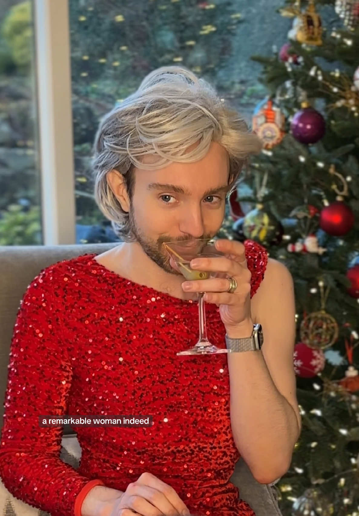 Oop who knew santa was such a scoundrel. I bet mrs claus has some storiessss - girl be clutching that drink as if her life depends on it #barbarawalters #mrsclaus #thedevilwearsprada #merylstreep #satire 