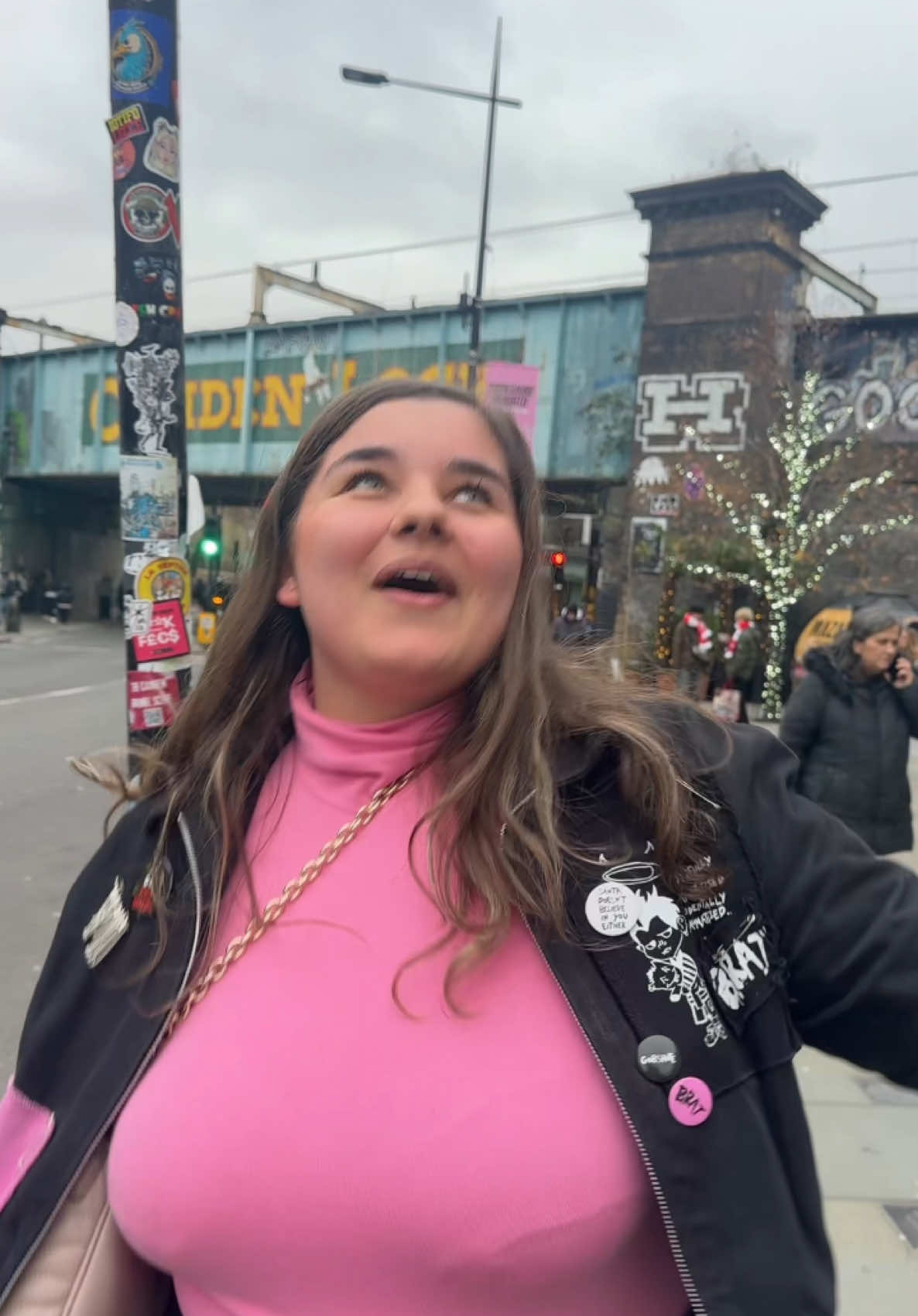 Camden is like THE place to be imo #yungblud #camdentown #london #lowlife #yungbludarmy #yungbludfan #bhc #brat #blackheartsclub @yungblud @yungbludarmy 