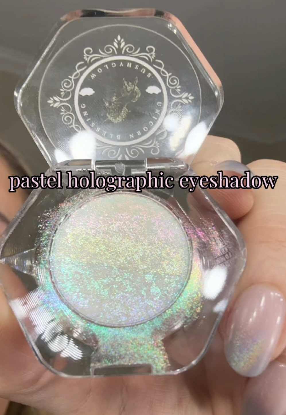 obsessing over this eyeshadow #eyeshadow #eyeshadowlook #makeup #viralmakeuptrend #newyearnewaura  