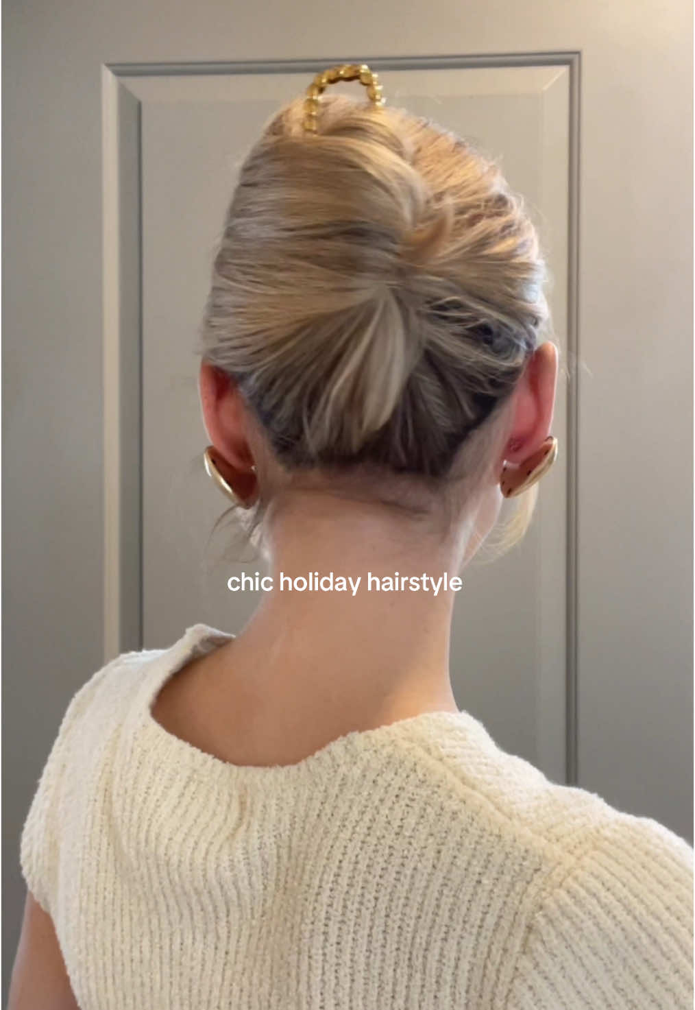 quick holiday hair inspo ✨ #christmashair #christmashairstyle #holidayhair #hairstyle #hairtutorial #hairtok #frenchtwist #frenchpin 