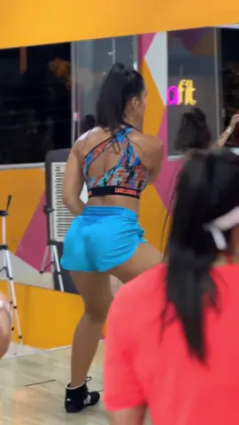 Aulas em Goiania na @Gynga Fit e tem online tambem no link do meu perfil #danca #pivetemete 