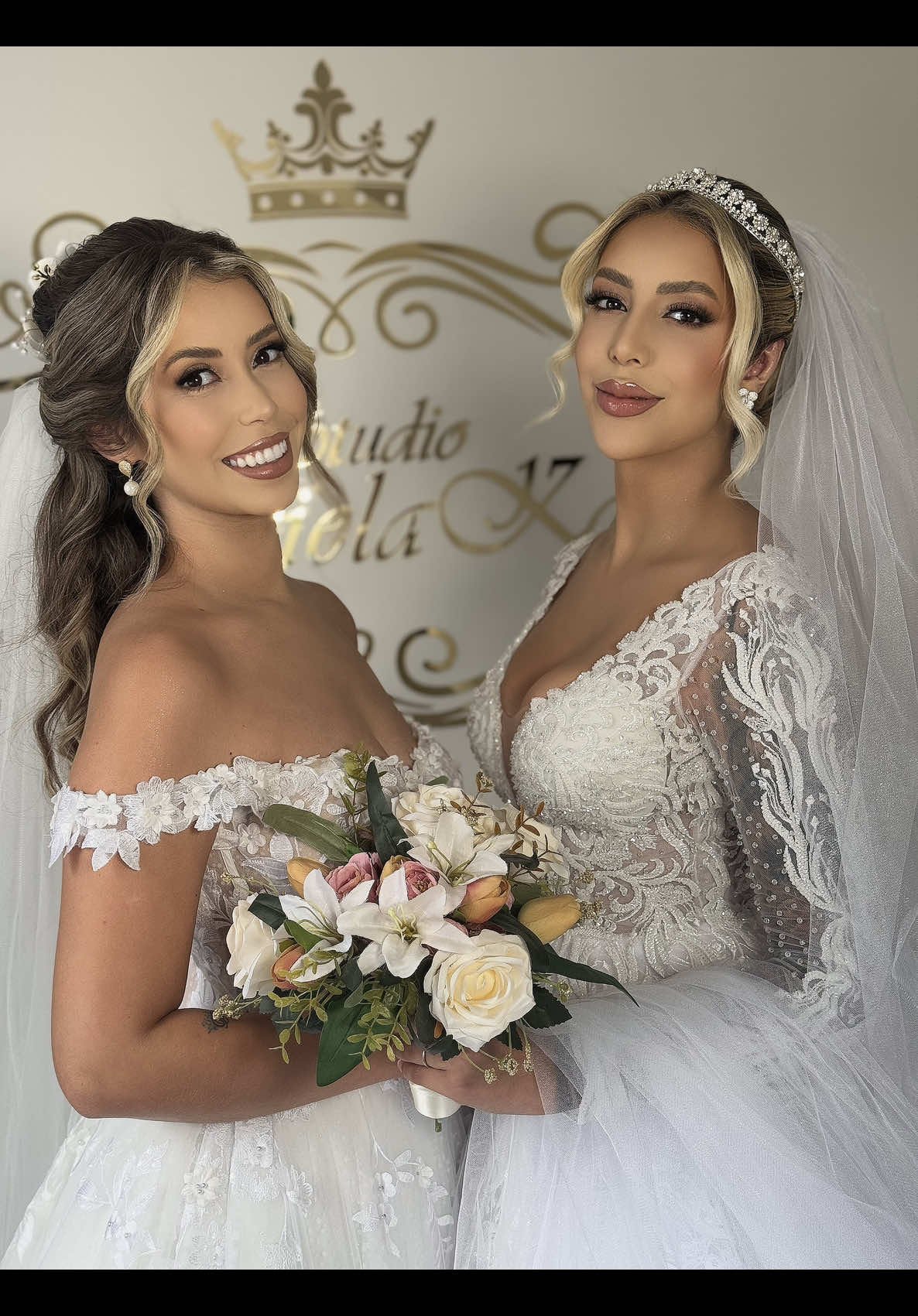 Alana a Amanda✨ Duas irmãs que se casaram no mesmo dia ♥️  #fypシ゚ #casamento #twins #irmas #noiva #casamentoduplo #maquiagemnoiva #penteadonoiva 