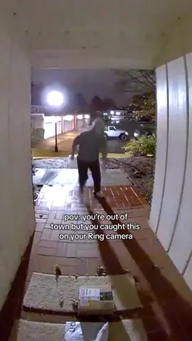 my ring feed lately has been all about packages getting stolen.  And i didn’t know my roommate asked a friend to hold our packages for us😩 #ring #ringdoorbell #videodoorbell #caughtoncamera #caughtin4k #caught #ringcamera @Ring 