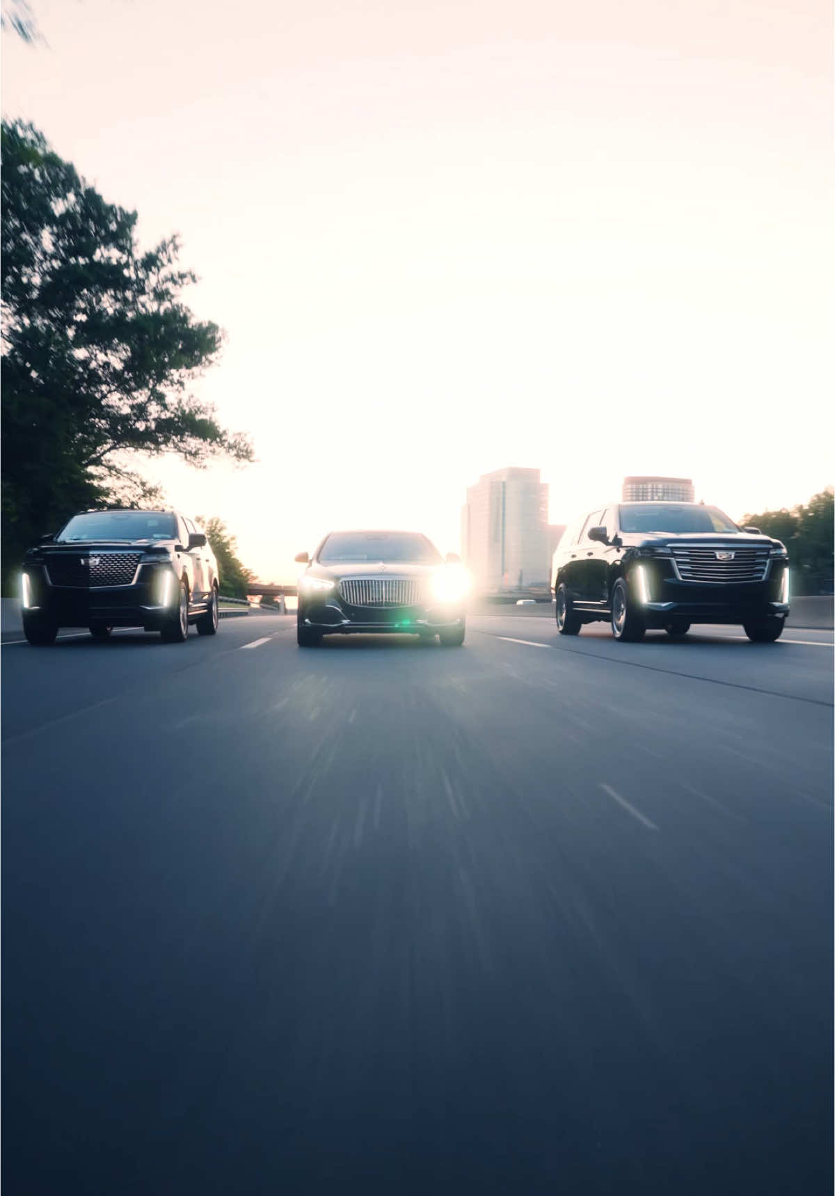 Presdential Motorcade Type #maybach #mercedesbenz #explore #rollsroyce #escalade #motorcade #blacktruck #amg #sclass #s580 #jet #carsoftiktok #cars #luxury #life #foryoupage #viral #fyp 