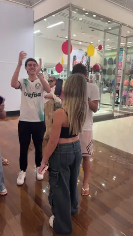 Maior bagunca no shopping de londrina