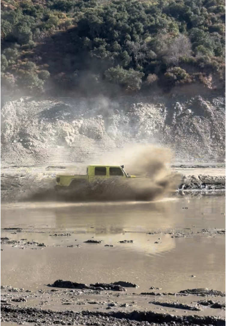 Mudding🥳   #azusa #azusacanyon #azusariver #muddinglife #mudlife #jeep #jeepgladiator #gladiatorrubicon #rubicon4x4 #4x4 #offroadtiktok #offroading #socaladventures #socallife 