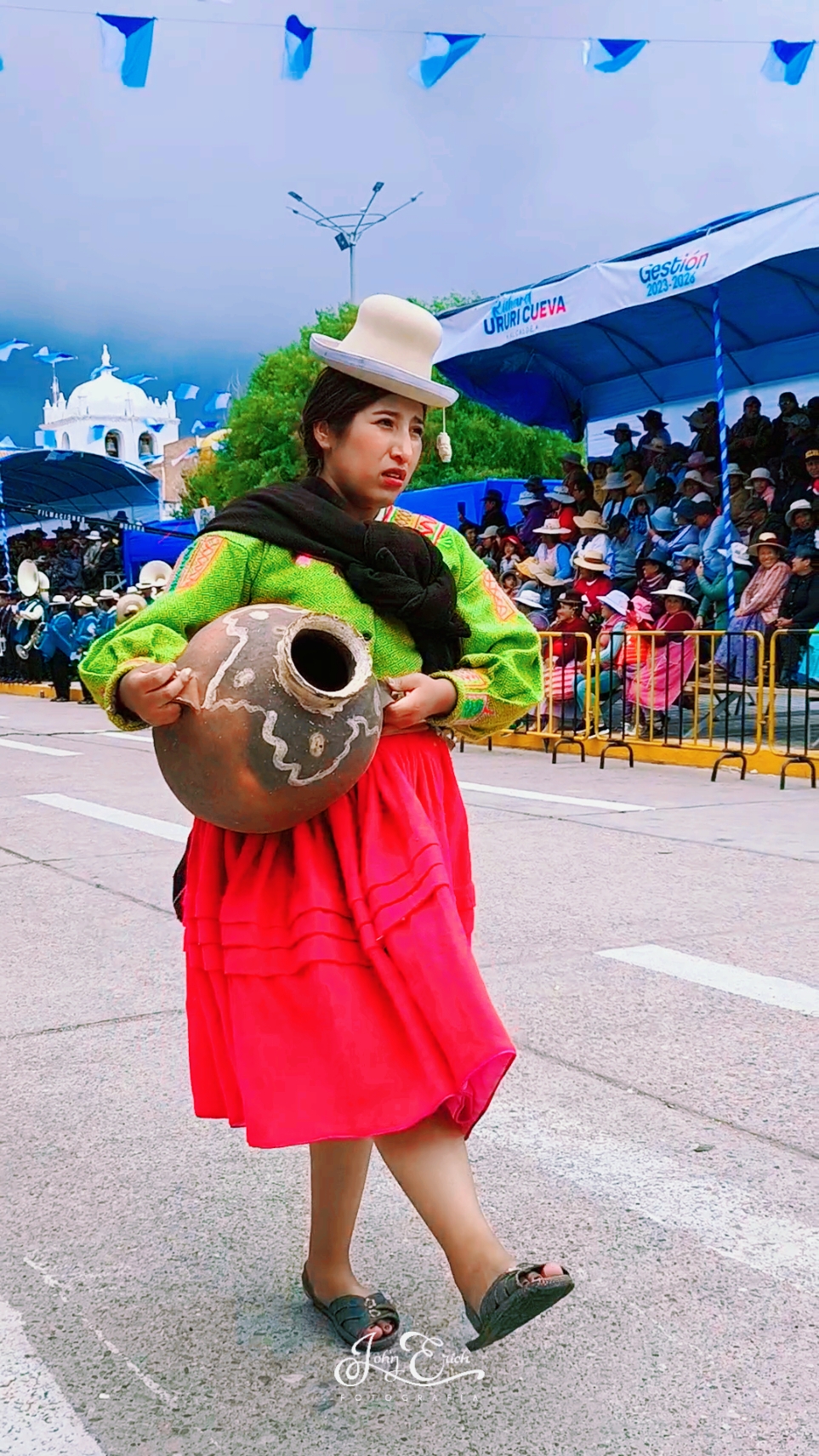 •33 ANIVERSARIO EL COLLAO ILAVE• :: Erick| Fotografía:: #ilave #elcollao #puno #desfile #aniversario #zonamedia #zonaalta #zonalago #titicaca #Viral #fypシ #fyp #trucha #mullacani #pilcuyo #originario #cachipucara #quinua #cocina 