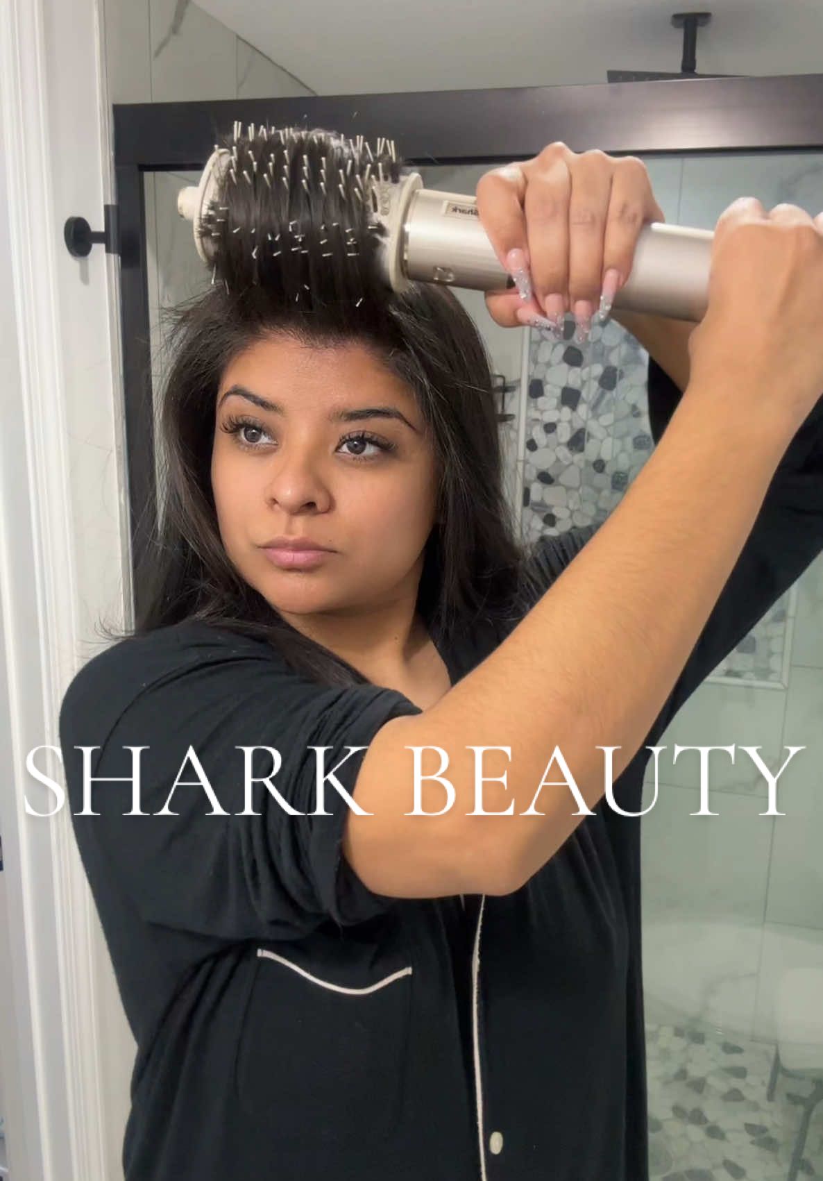 @Shark Beauty FlexStyle ✨ #sharkbeauty #blowout #volumehair #layeredhaircut 