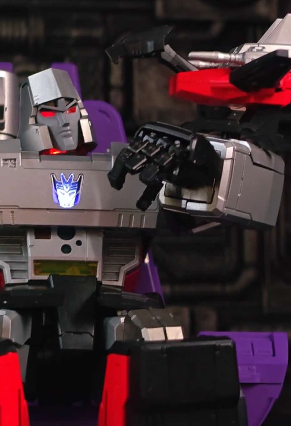 Bloks Transformers G1 Megatron Legendary Version；Get your toys in: www.showzstore.com    #transformers #stopmotion #animation #stopmotionanimation  #spicyanimation #actionfigures #Toys #Robot #unboxing #transformersstopmotion #transformersanimated #robotanimation    #decepticons  #megatron