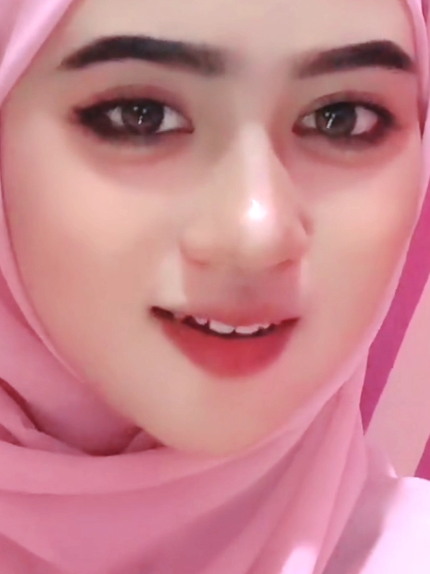 Cuma Hiburan Aja #musikviral #musikviraltiktok #dengerinmusik #cewekcantik #cewekidaman #hijabcantik #hijabtutorial 