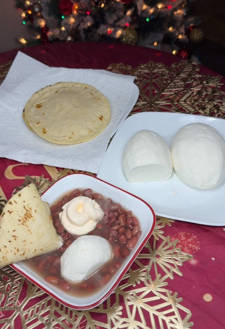 Frijoles camagues con tortilla y cuajada 🇺🇸🇳🇮 #frijoles #comida #foodtiktok #usa🇺🇸 #nicaenusa🇳🇮🇺🇸 #cooking 