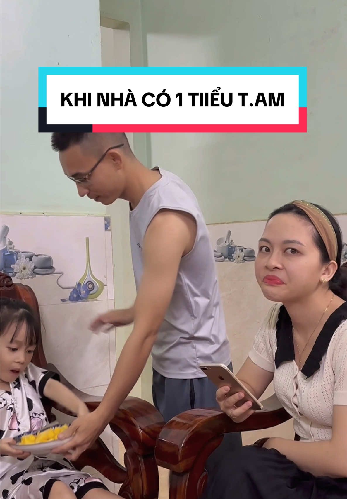 Đấy các bác xem #xuhuong #vochongtrunghanh #haihuocvuive 