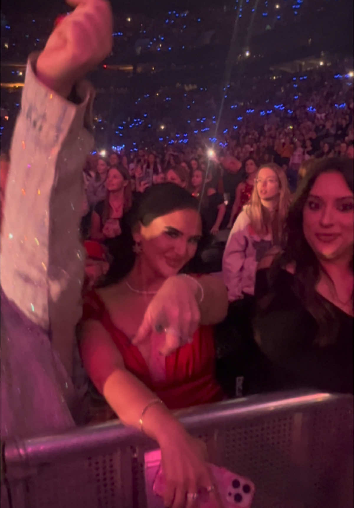 Hehe 🥰 #iHeartJingleBall #Kiss108JingleBall #kimkardashian 