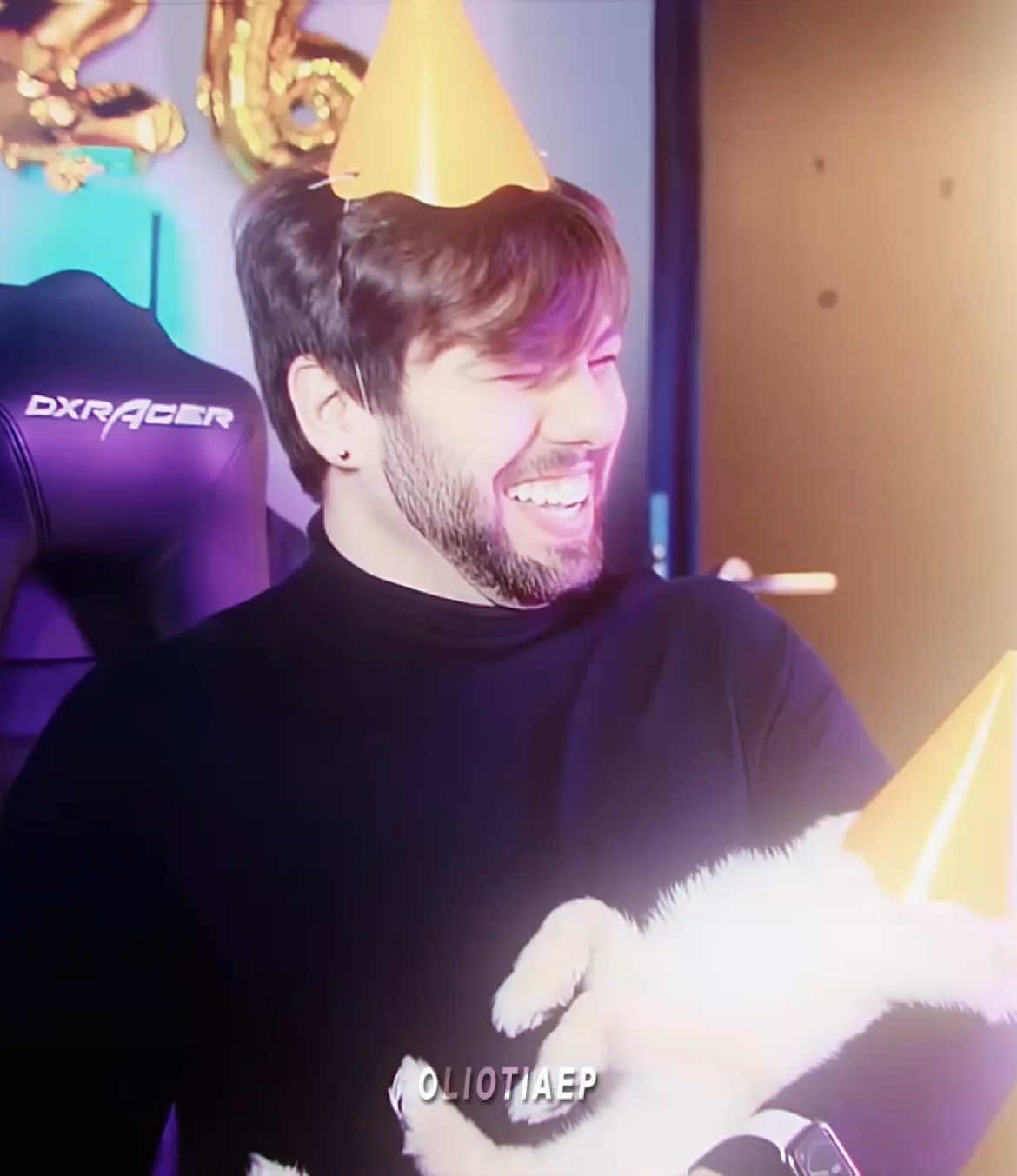 (1/3) chegou o aniversário de 30 do nosso querido e amado luquinhas 🥹💝!  feliz aniversário t3ddy, espero que você tenha o melhor aniversário de todos e aproveite cada segundo com aqueles que você mais ama, você merece todo amor, carinho e as melhores e mais felizes coisas existentes nesse mundo!  muito obrigada por trazer tanta felicidade para todos nós que te acompanhamos, você é um ser humano incrível, gentil, dócil, especial e admirável, todos que te conhecem dizem isso e isso só confirma o que penso sobre você, por isso tenho tanto orgulho de dizer que sou sua fã <3.  e agora um agradecimento especial por você ser meu conforto e refúgio quando mais precisei/preciso, você basicamente salvou a minha vida em momentos onde nem eu acreditava ser possível, você foi o alguém que me fez crer que tudo aquilo seria apenas uma fase e realmente foi… era apenas você comigo, por isso não sei o que teria sido de mim sem você e seus vídeos me fazendo companhia, você me trouxe a esperança e força que eu precisava, então muito obrigada por isso, Lucas. eu serei sempre grata a ti por tudo que você fez e continua fazendo por mim todos os dias sem ao menos ter ideia disso.  eu vou te amar até o meu último segundo de vida e estarei sempre ao seu lado, luquinhas 🤍🫂! - meu ig: oliotiaep_ - scp: no meu ig - @Lucas Olioti 🎉 #t3ddy #lucasolioti #lucasoliotiedit #t3ddyedit #edit #fyp #oliotiaep 