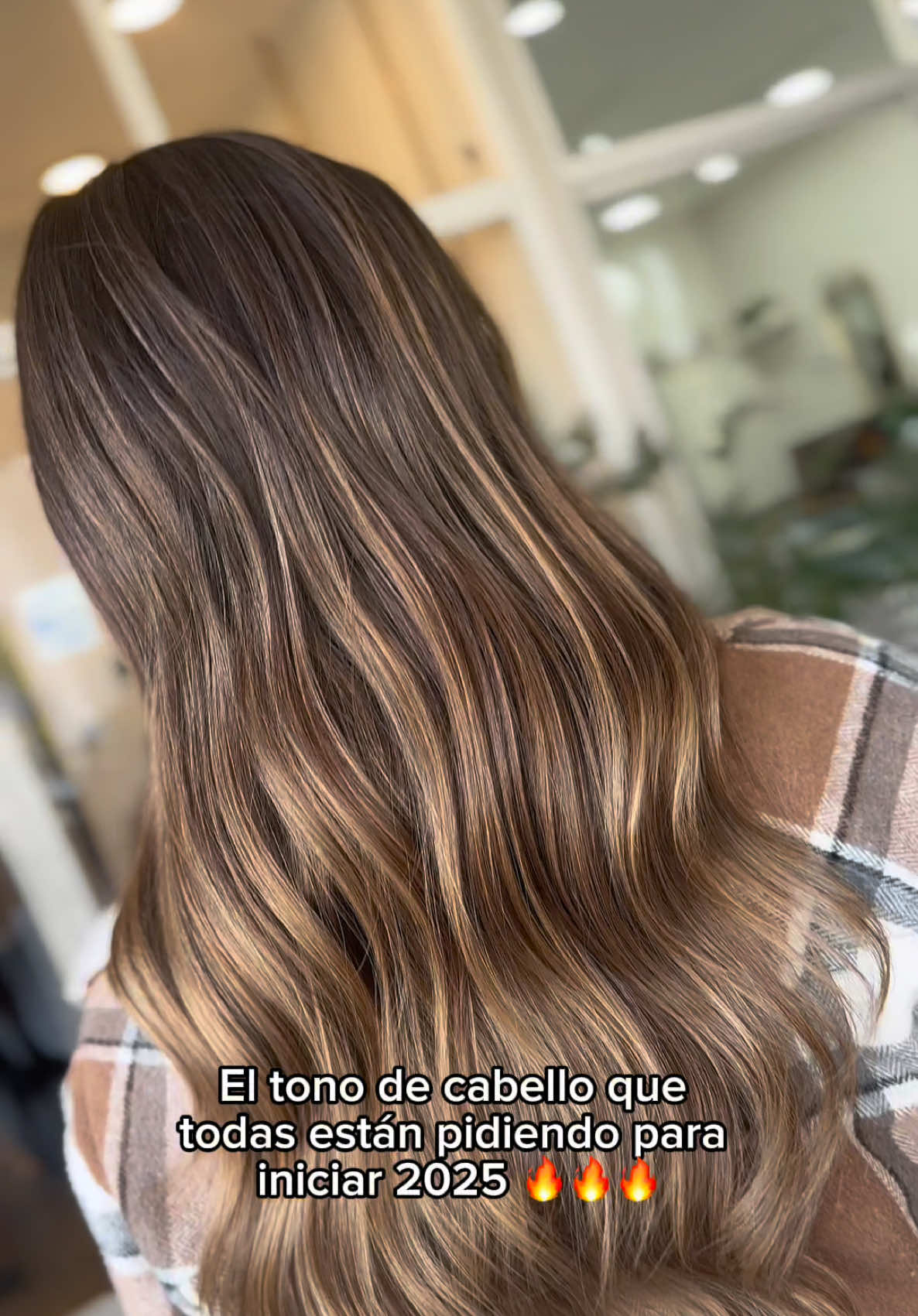 Tendencia para 2025 ⚡️ RUBIO AVELLANA 🌰 #rubio #avellana #rubioavellana #haircolor #tendencia2025 #cabello #tintecabello #haircolor #antesydespues #hairtransformation 