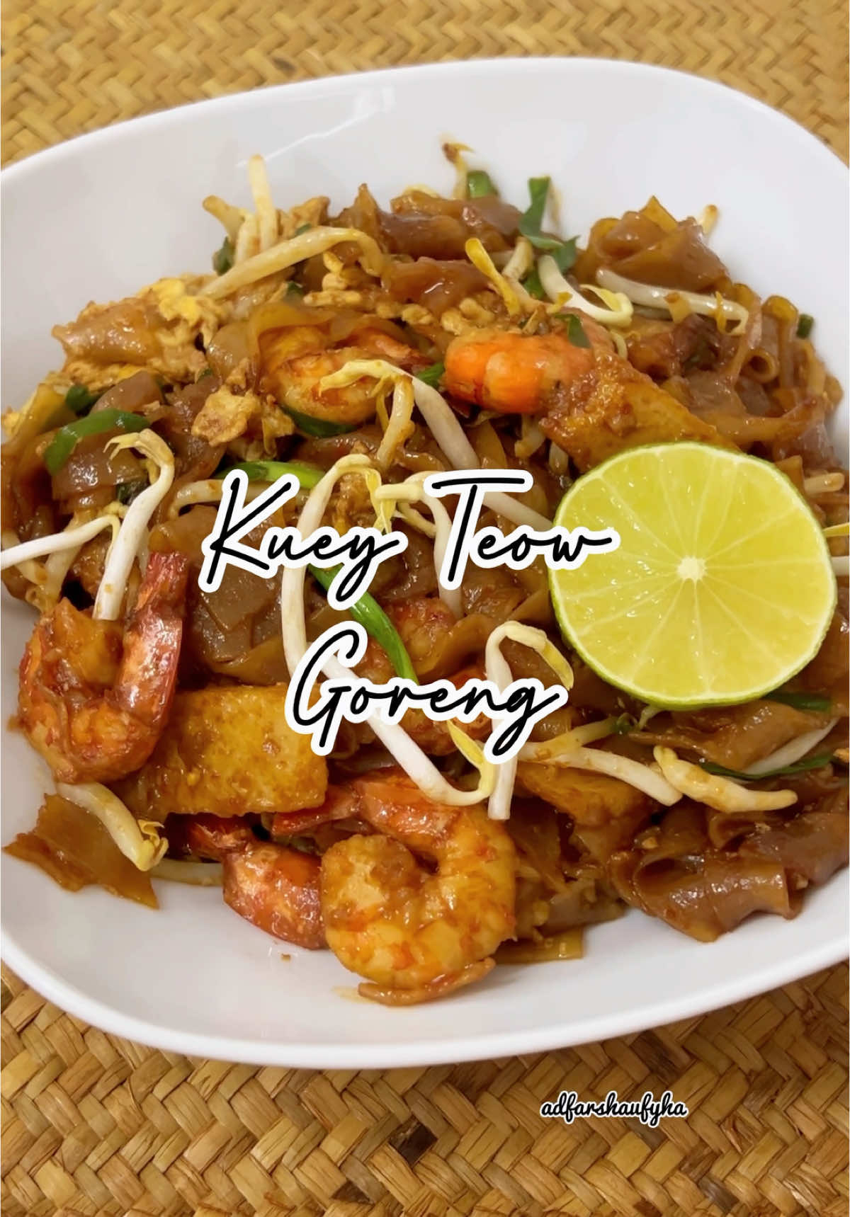 Kuey teow goreng for breakfast.  #kuayteow #kueyteowgoreng #sarapan #breakfast #resepisimple #carasaya #fyp #fypシ #adfarshaufyhamemasak 