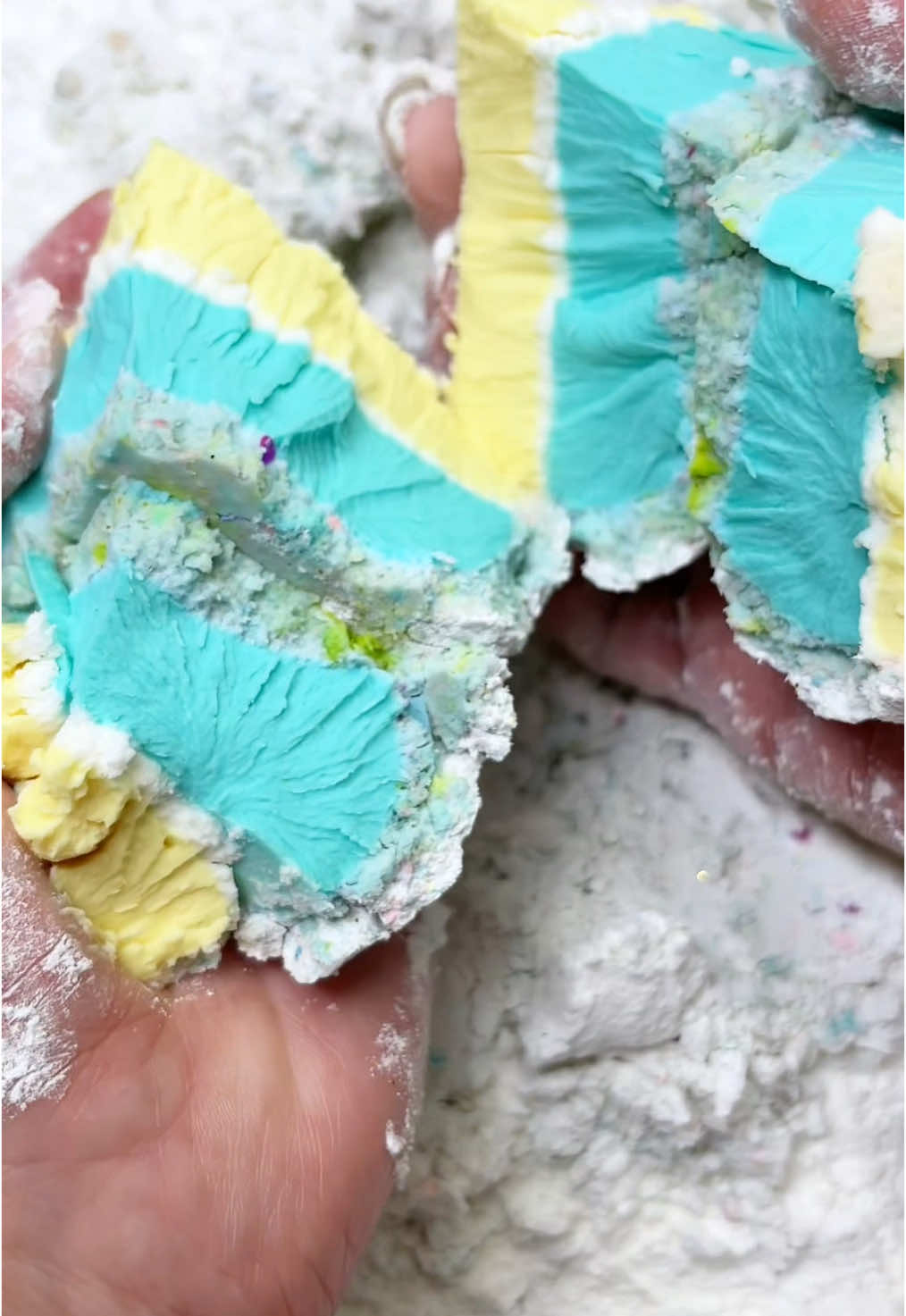 #cornstarch #VoiceEffects #crushingasmr #satisfyingvideo #asmr #melodyasmr 