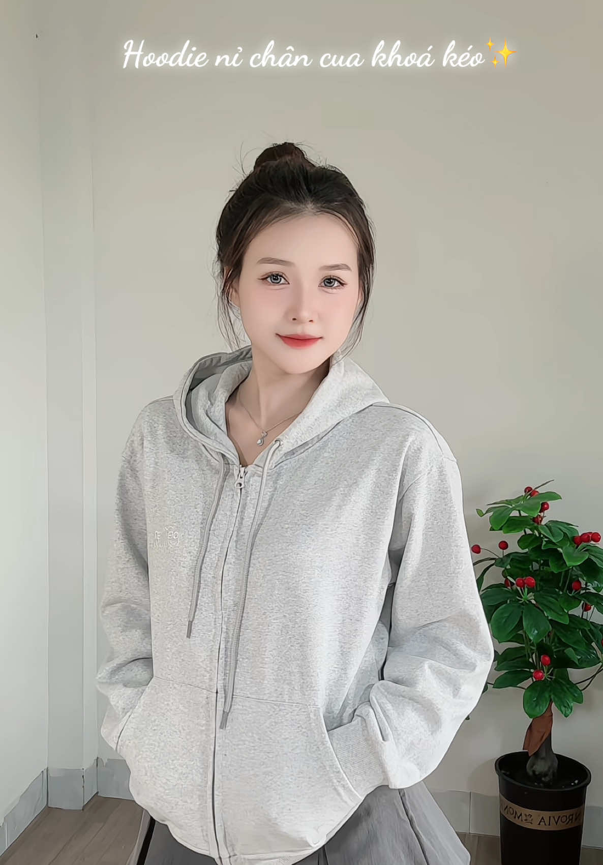 Thêm 1 chiếc hoodie xinh xẻo đi học & đi làm vào mùa đông❄️ #hoodie #phoidoxinh #outfit #winterfashion #aomuadong #xuhuong #fyp 