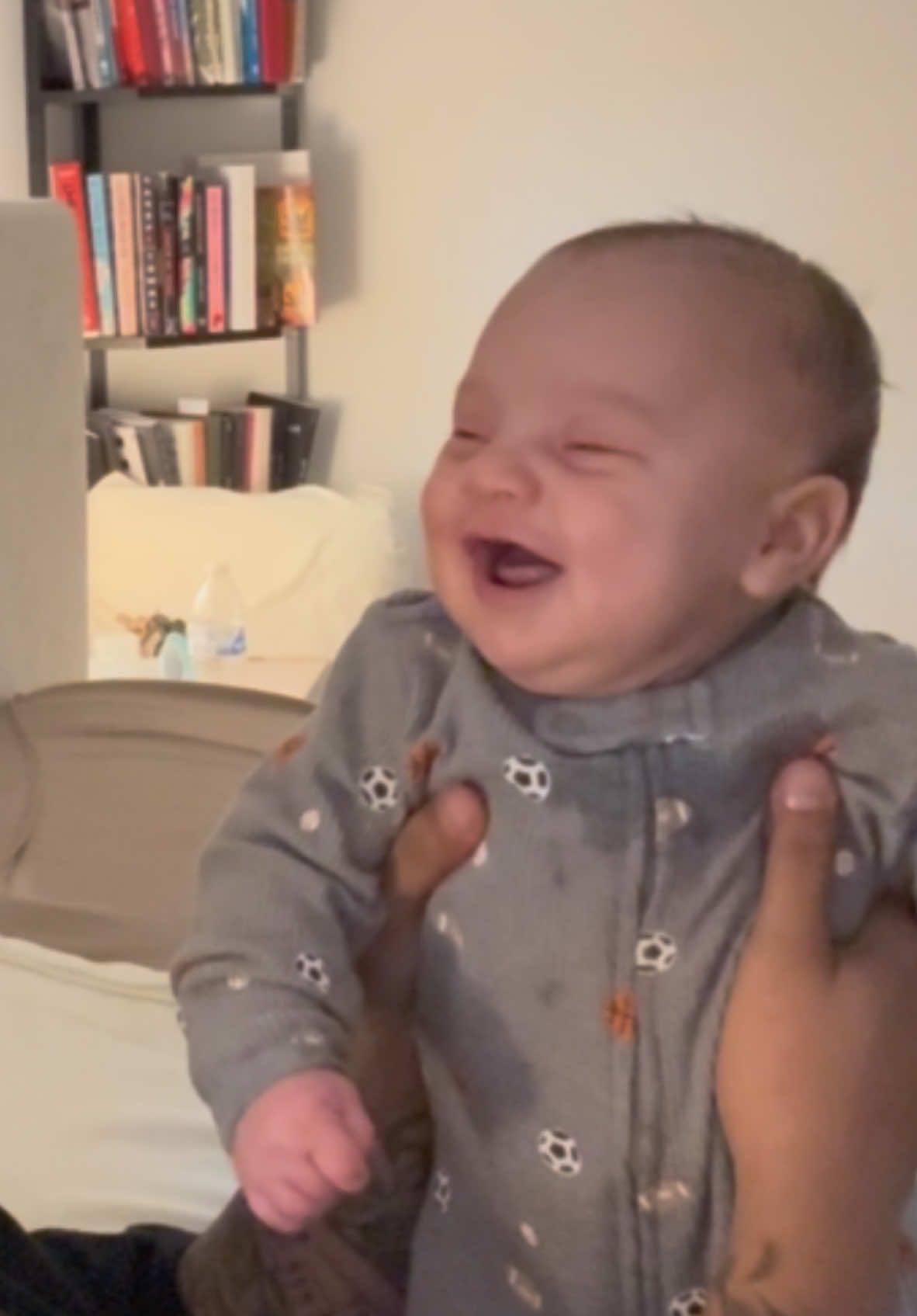 What starts off so cute goes so left 🤦🏽‍♂️😂😂 #larobenz #babyzaza #funny #babiesoftiktok 