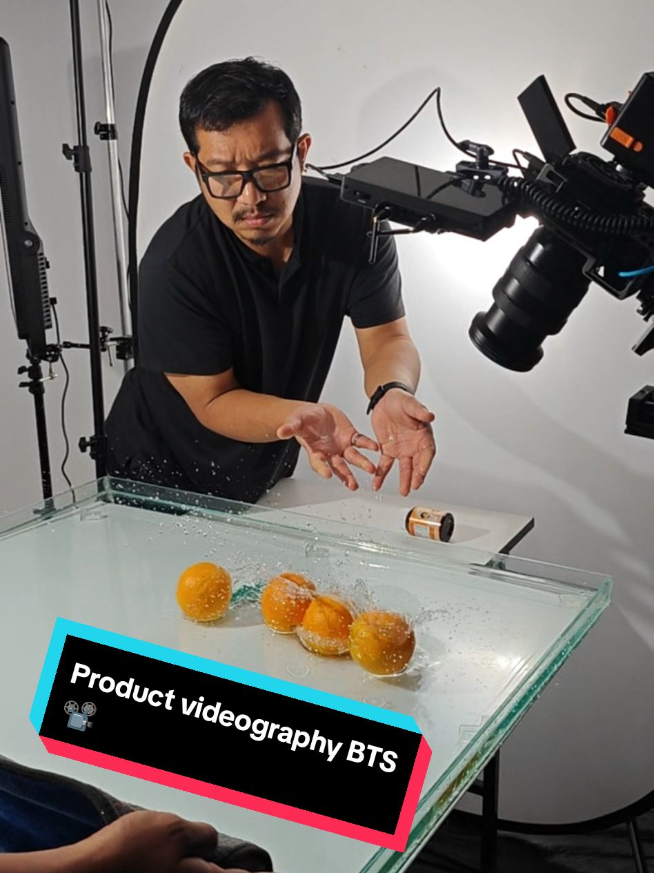 Product videography BTS 📽️  #shooting #lens #camera #product #production #วิดีโอสินค้า #photoshootideas #photography #behindthescenes #ถ่ายไงได้งี้ #BTS #contantcreator #shortclip 