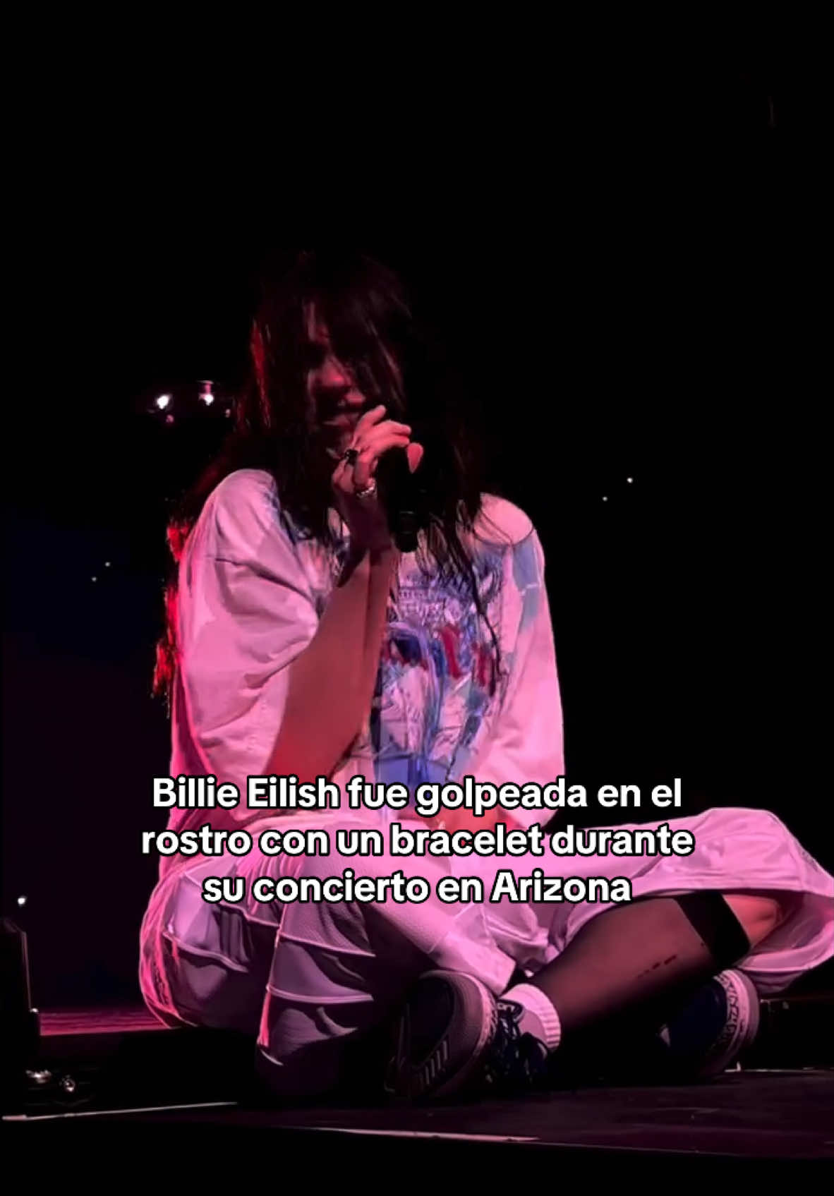 Billie Eilish fue golpeada en el rostro con una pulsera durante su show en Glendale, Arizona. 😱 CC: @void222_ #billieeilish #billie #billieeilishedits #billieeilishfan #billieeilishedit #billieeilishconcert #billieeilishfans #billieeilishfanpage #billieeilishh #billieeilishstan #billieeilishvideos #eilish #eilishclips #eilishbillie #eilishvideos #eilishtok #eilishedit #eilishno2 #billieeilishchallenge #billieeilishedits💕 #billieeilishfyp 