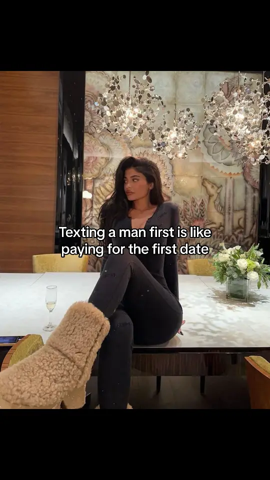 Texting a man first is like paying for the first date #fyp #relatable #xybca #kyliejenner #textingfirst 