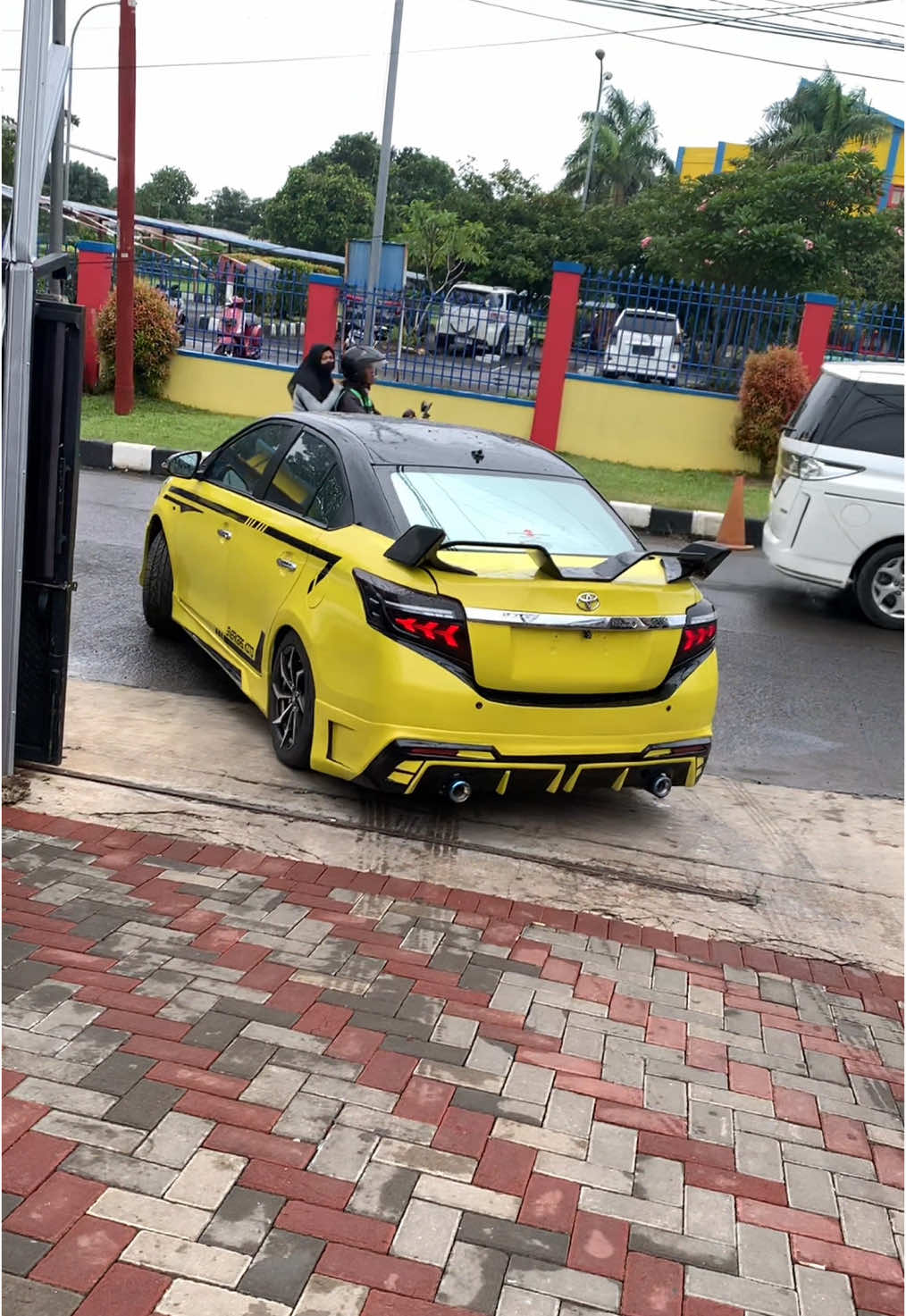 #viralvideo #viralkan #viral #trending #ramaikanselalu #fyp #jakarta #mobilelegends #viralvideo #trending #fypシ #otomotif #viosgen3 #mantapnyakebersamaan #modifikasimobil #vioslimo #toyota #extaksibb #modifikasi #toyotavios #fypシ゚viral #capcut