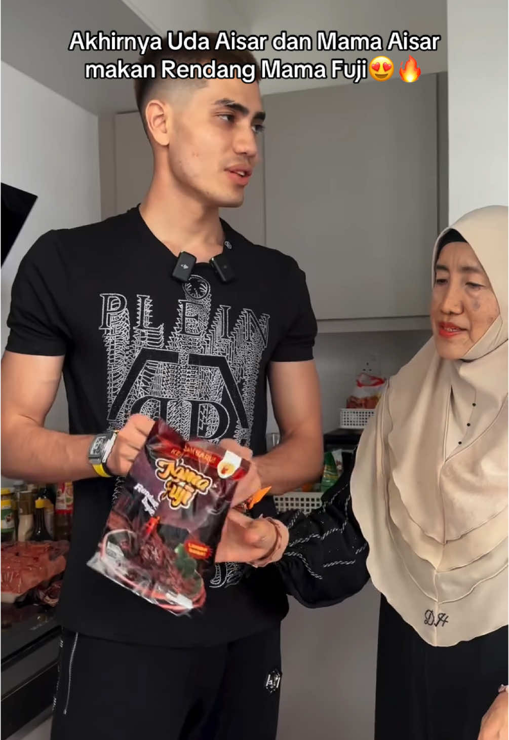 Wah akhirnya Uda @AisarKhaledd makan Rendang Mama Fuji bareng Mama Aisar😍🔥 #TTPetualangPro #mamafuji #viral #fyp #fypシ゚viral #racuntiktok #rendangmamafuji #aisarkhaledd #fujian 