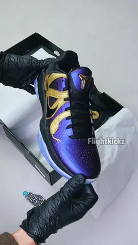 What’s your shoe size? #sneakers #fypage #sneakerhead #kobe6 #kobe5  #blackmambachallenge🐍🏀🔥  #sneakerunboxing #snkrunboxing #jordan #kobebryant #kobeshoes #kobeshoescollector #kobeshoescollection #kobe4 #kobe4protro #kobe5protro #kobe6protro 