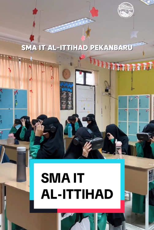 Pendidikan bukan cuma soal akademik, tapi juga soal Al-Qur'an, akhlak, dan prestasi🤩 Ini nih sekolah keren, lengkap punya fasilitas modern yang bikin betah belajar yaitu SMA IT AL ITTIHAD🙌🏻✨ Karna di SMAIT Al-Ittihad mengutamakan Al-Qur’an, Akhlak, dan Prestasi, Jadi Program unggulannya meliputi pembelajaran Al-Qur’an, Bahasa Arab, Tahfidz, Bilingual Class, ABC (Al-Ittihad Building Character), dan Career Orientation. Selain SMAIT Al Ittihad, di YKPI Al Ittihad juga ada unit TPA, KB, TKIT, SDIT, MTs Ittihadiyah, dan SMPIT Al Ittihad🥰 Yuk buruan daftar jadi bagian dari keluarga besar YKPI Al Ittihad karena kuotanya terbatas🤩 _ SMAIT Al Ittihad @smait_alittihad 🌐 https://al-ittihad.org ⏰ Buka Senin - Jumat, 07.15-16.00 WIB 📍Jalan Yos Sudarso, Lembah Damai, Rumbai pesisir, Pekanbaru. (Cari di GMaps, Keyword: SMAIT Al-Ittihad Rumbai) ✅ Tersedia program beasiswa ✅ Kelas Pria dan Wanita Terpisah ✅ Sekolah Luas dan Nyaman _ 🔥 Ada apa di Pekanbaru? Cek review @brosispku 🌟 Cek beragam highlight di Instagram @brosispku 🍻 Ingin tampil di brosispku? Hubungi WA tim iklan @brosispku di bio #brosispku #brosis #pku #pekanbaru #riau #BroSisPKUSMAITAlIttihad #SMAITALITTIHAD #AlIttihad