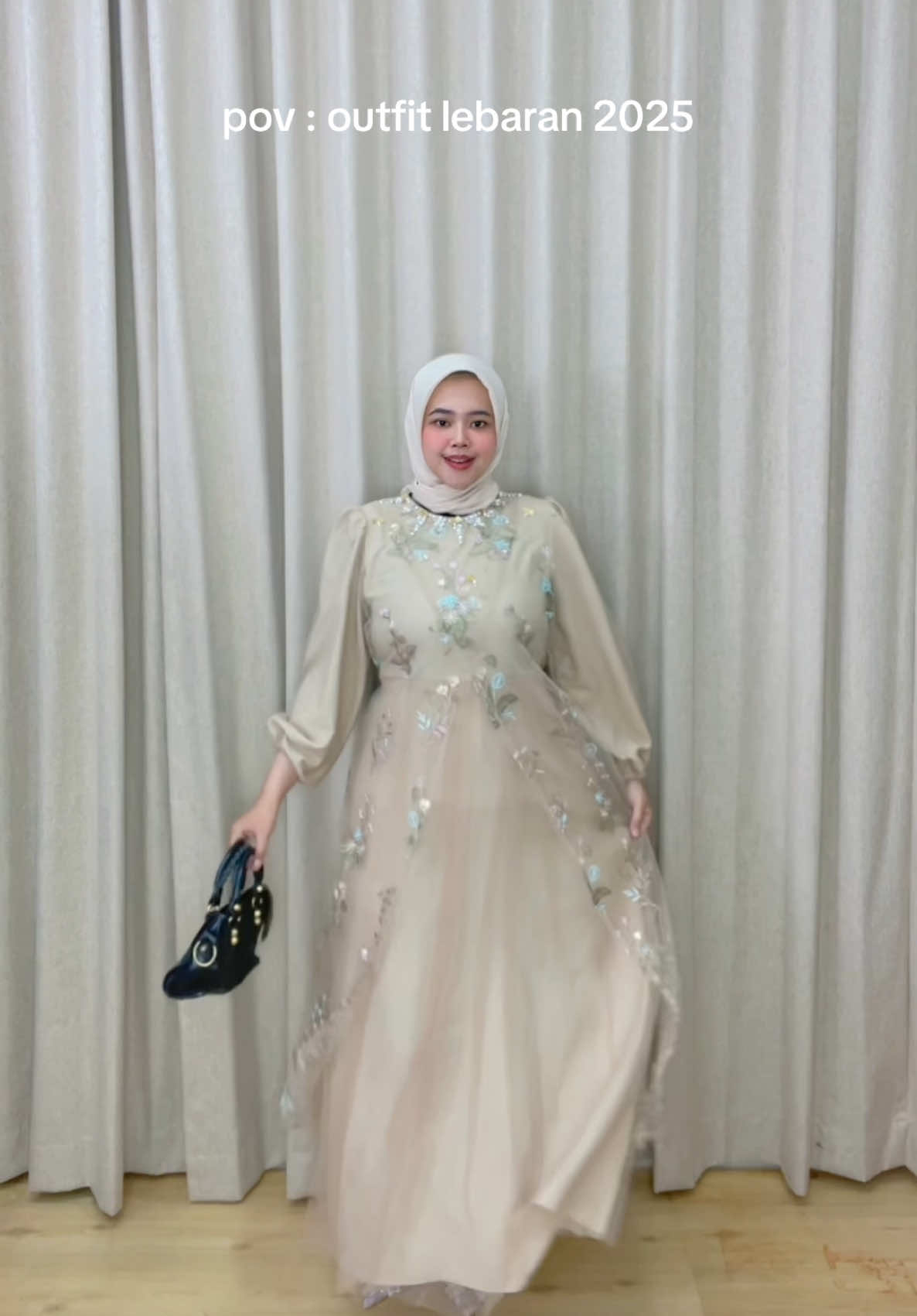 Buat yg cari outfit Lebaran 2025, bisa tonton video ini sampe habis 🥰🥰 #bisacod #outfitinspo #lebaran2025 #kaftanlebaran #kaftan #kaftan2025 #racunoutfit 