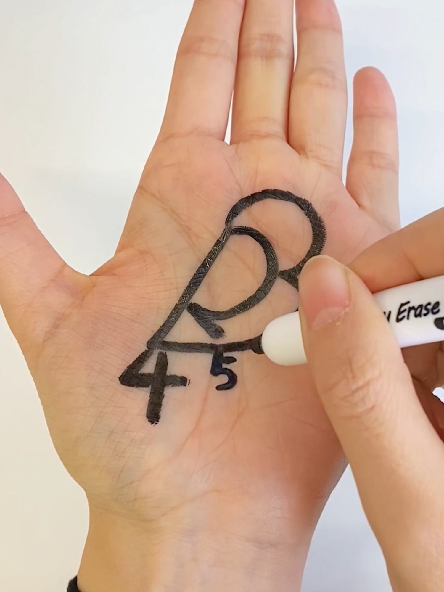 Why not try to draw a bird on your hand?🦜 #writech #pen #drawing #doodle #marker #markerart #markerpen #artwork