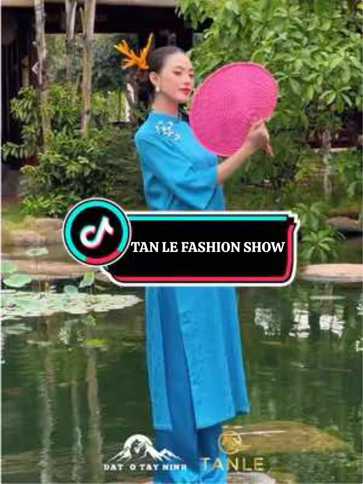 BUỔI TRÌNH DIỄN THỜI TRANG ĐỈNH CỦA CHÓP SẮP DIỄN RA TẠI TÂY NINH ✨ Tan Le Fashion Show 2024 ✨ 📍 Phước Lạc Duyên - Nhà hàng sinh thái nổi tiếng tại Tây Ninh ⏰ 3:30 PM | Ngày 30/12 🌟 25 người mẫu hàng đầu Việt Nam & 5 Hoa hậu Quốc tế cùng tỏa sáng trên sàn diễn đẳng cấp! 🎥 Đừng bỏ lỡ cơ hội chiêm ngưỡng những thiết kế đỉnh cao và thưởng thức không gian đậm chất văn hóa Việt Nam. —————————————————— ✨ Tan Le Fashion Show 2024 ✨ 📍 Phuoc Lac Duyen - The renowned eco-restaurant in Tay Ninh ⏰ 3:30 PM | December 30th 🌟 Featuring 25 top Vietnamese models & 5 international beauty queens shining on an exceptional runway! 🎥 Don’t miss the chance to witness exquisite designs and experience a culturally-rich venue. #TanLeFashionShow #PhuocLacDuyen #VietnameseFashion #EcoVenue #RunwayExcellence #TayNinh