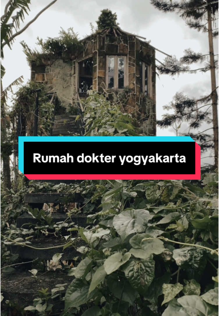 Dokter ini meninggalkan rumahnya begitu saja#horror #ceritahoror #ceritaseram #horrortok #horrorstory #viral #viralvideo #abandoned #akarmisteri #explore #rumahangker #rumahdokter #rumahterbengkalai #yogyakarta 