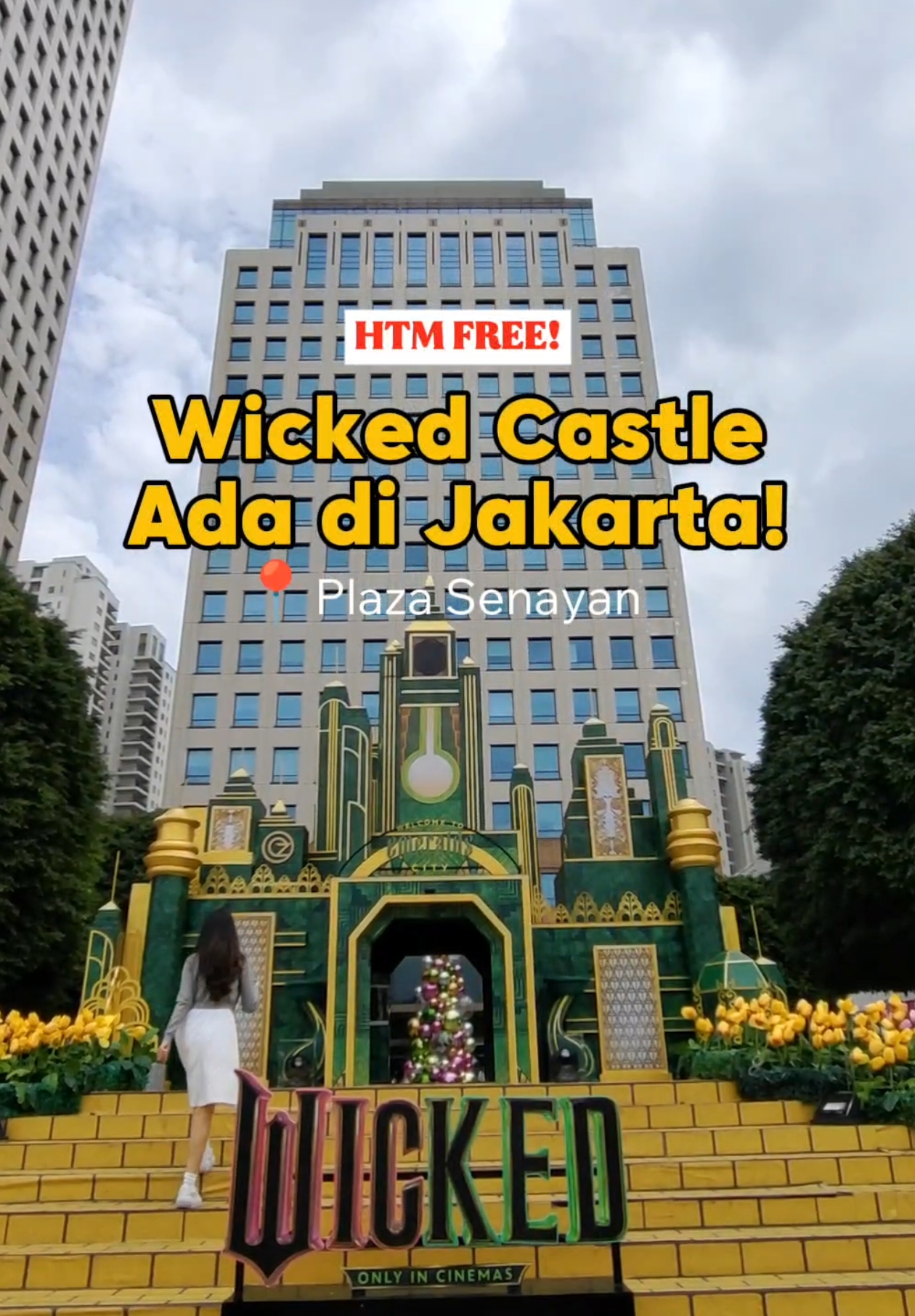 Wicked Castel Ada Di Plaza Senayan!!! Kalau bingung liburan natal dan tahun baru mau kemana? Tempat ini cocok buat rekomendasi jalan jalan liburan kalian. Di Plaza Senayan ada pameran wicked castel yang tanpa htm dong alias FREE @wickedmovie @wicked_musical    Kalian bisa ajak teman , pasangan atau keluarga kalian. Buat seru seruan , foto foto habisin liburan natal dan tahun baru kalian disini. #wicked #wickedmovie #wickedmusical  #plazasenayan #free #trend #fyp #viral 