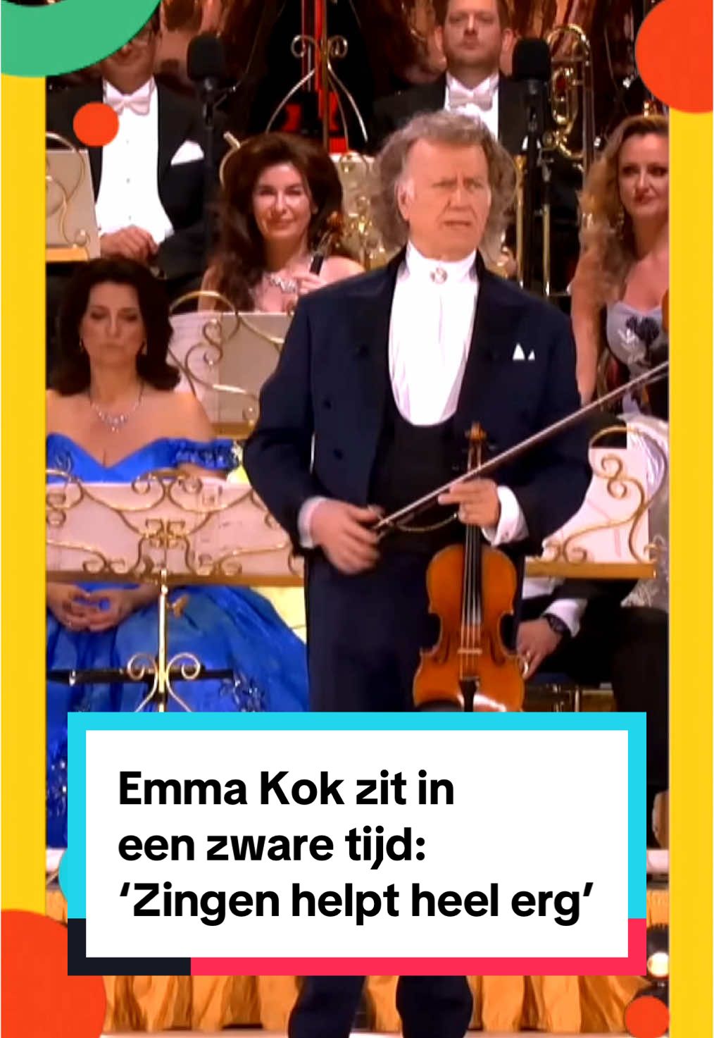 Zangeres Emma Kok ging vorig jaar viral met het nummer Voilá. De video van haar optreden met de beroemde orkest-leider André Rieu is al meer dan 75 miljoen keer bekeken. 😳 En Emma's leven veranderde totaal. Dat klinkt allemaal mooi, maar toch gaat het op dit moment helaas niet zo goed met Emma. 🙁 #emmakok #voila #andrerieu 