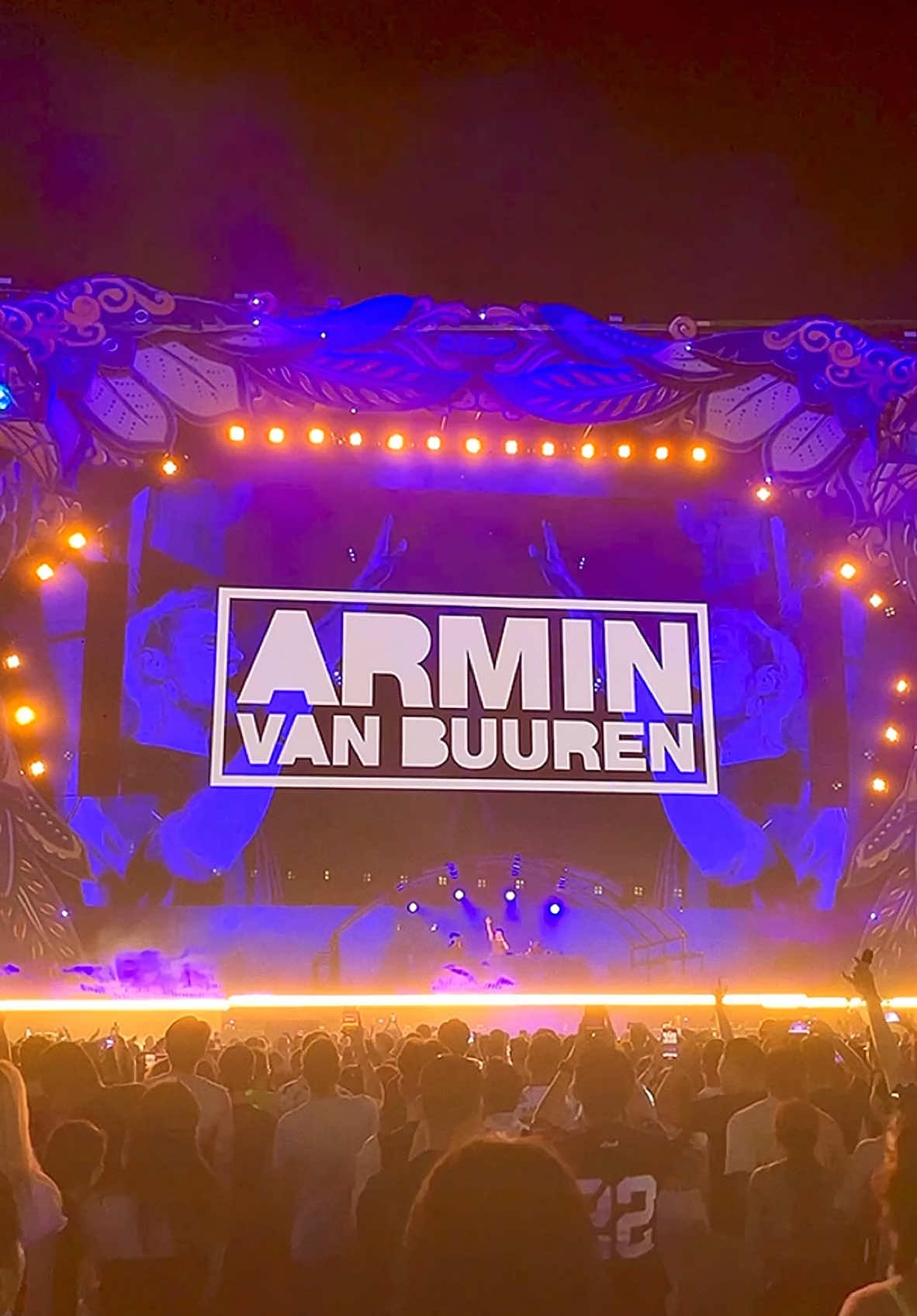 Amazing set day 2 DWP : Mau P and the legend Armin van buuren 🫶🫶❤️