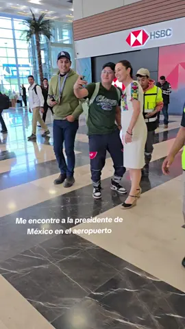 Me encontre a la presidente de México Claudia sheinbaum en el aeropuerto. #presidente #claudiasheimbaum #claudiasheinbaum #mexicoenlapiel #aifa 