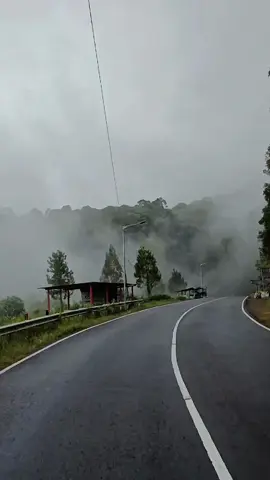#hiling #twitch #touring #ftypシ #rame #jowo #jawatimur #jowopride #lagujawa #storyjawa #sadvibes🥀 #kabut #tawangmangukaranganyar #tawangmangu #view #alam #gunung #cemorokandang #cemorosewusarangan #saranganmagetan #saranganmagetan❄️ 
